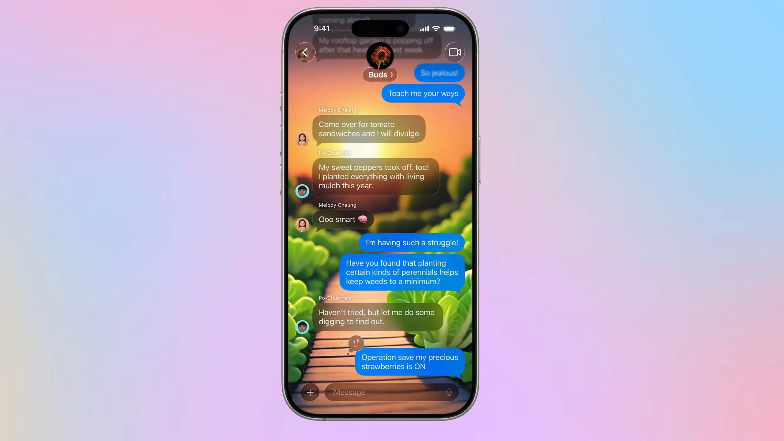 Ảnh chụp màn hình ứng dụng Tin nhắn trên iOS 26 hiển thị tính năng đặt nền cho cuộc trò chuyện nhóm