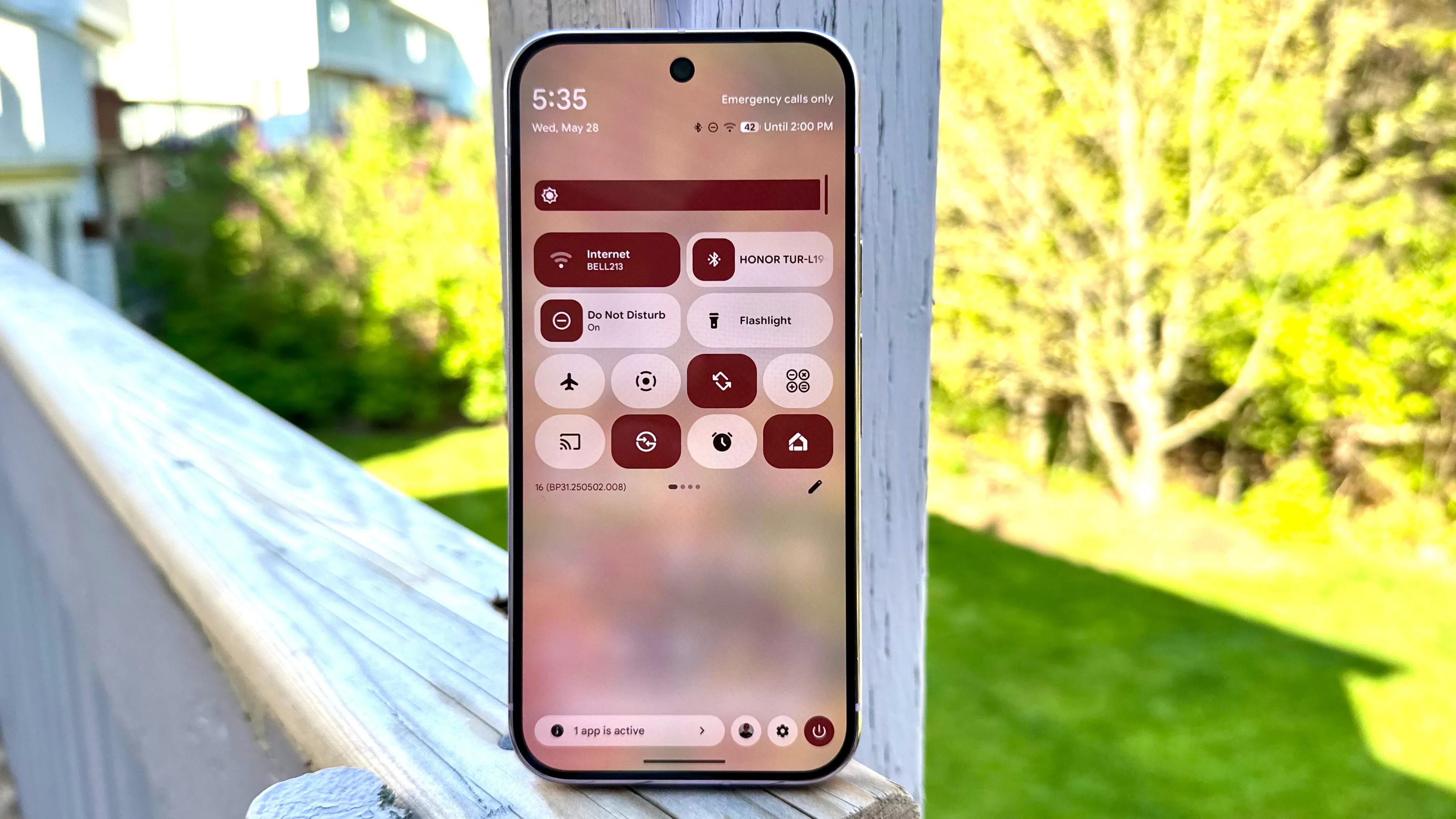 Giao diện cài đặt quản lý eSIM trên Android 16 beta