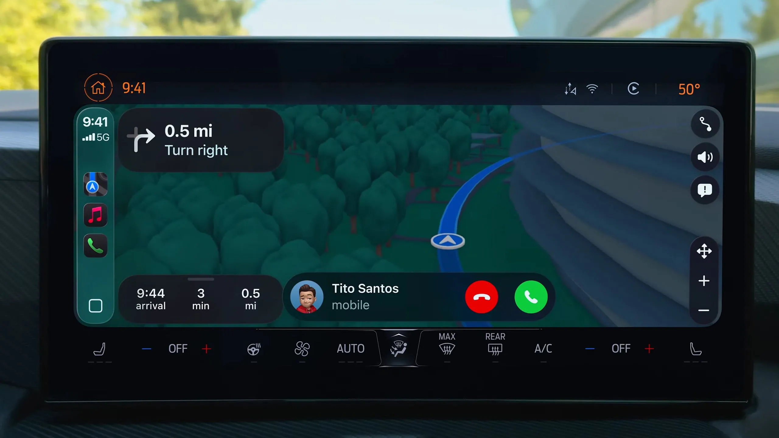 Giao diện CarPlay trên iOS 26 hiển thị thông báo cuộc gọi gọn gàng ở cuối màn hình