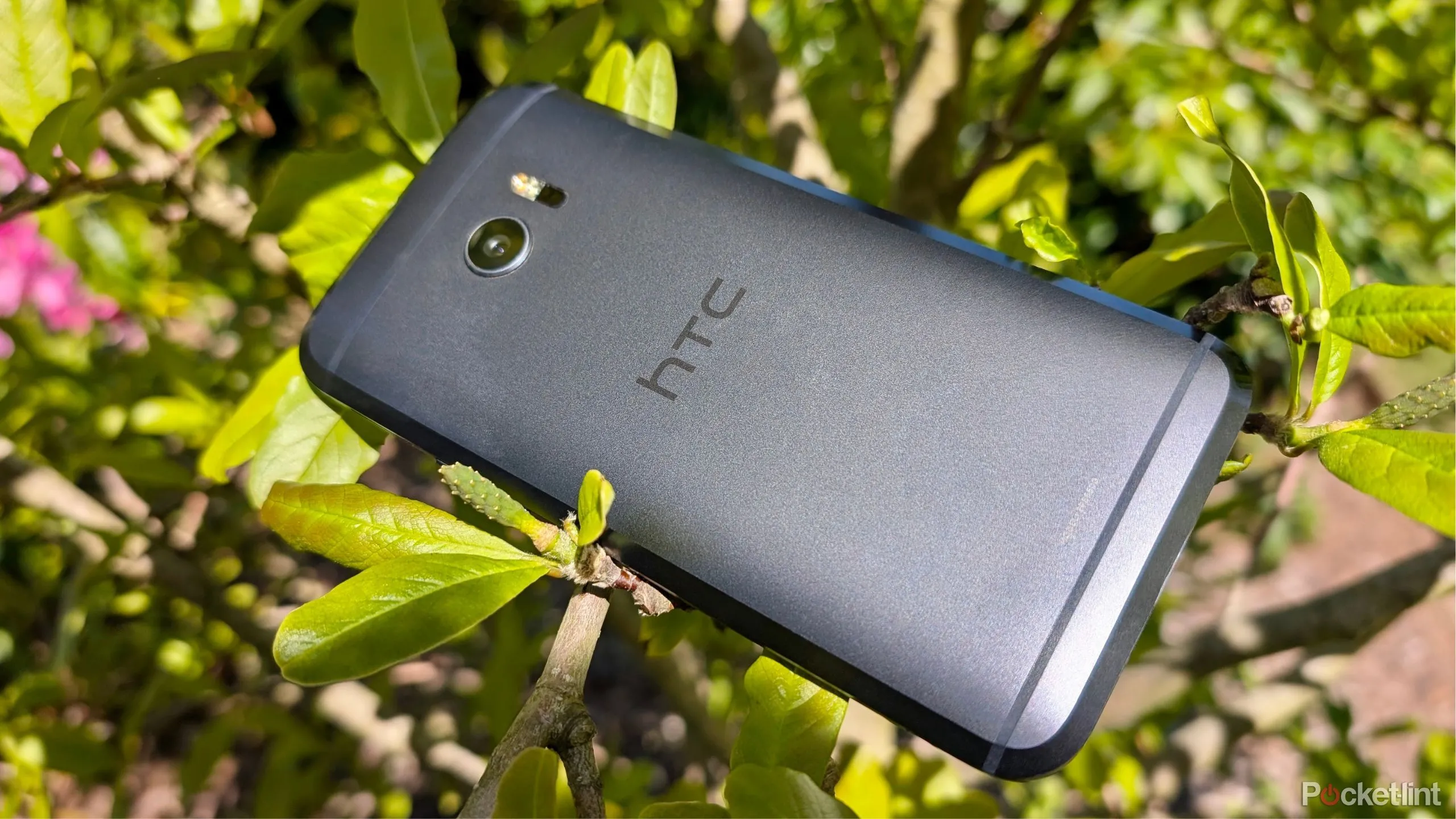 Góc nhìn khác về thiết kế cao cấp của HTC 10