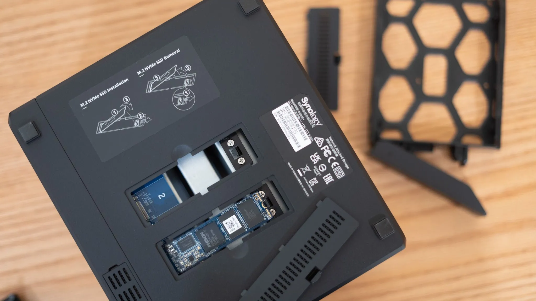 Khe cắm NVMe trên thiết bị Synology DS925 Plus