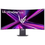 Màn hình LG UltraGear 5K2K OLED 45 inch cong nhìn từ phía trước, hiển thị màn hình chính