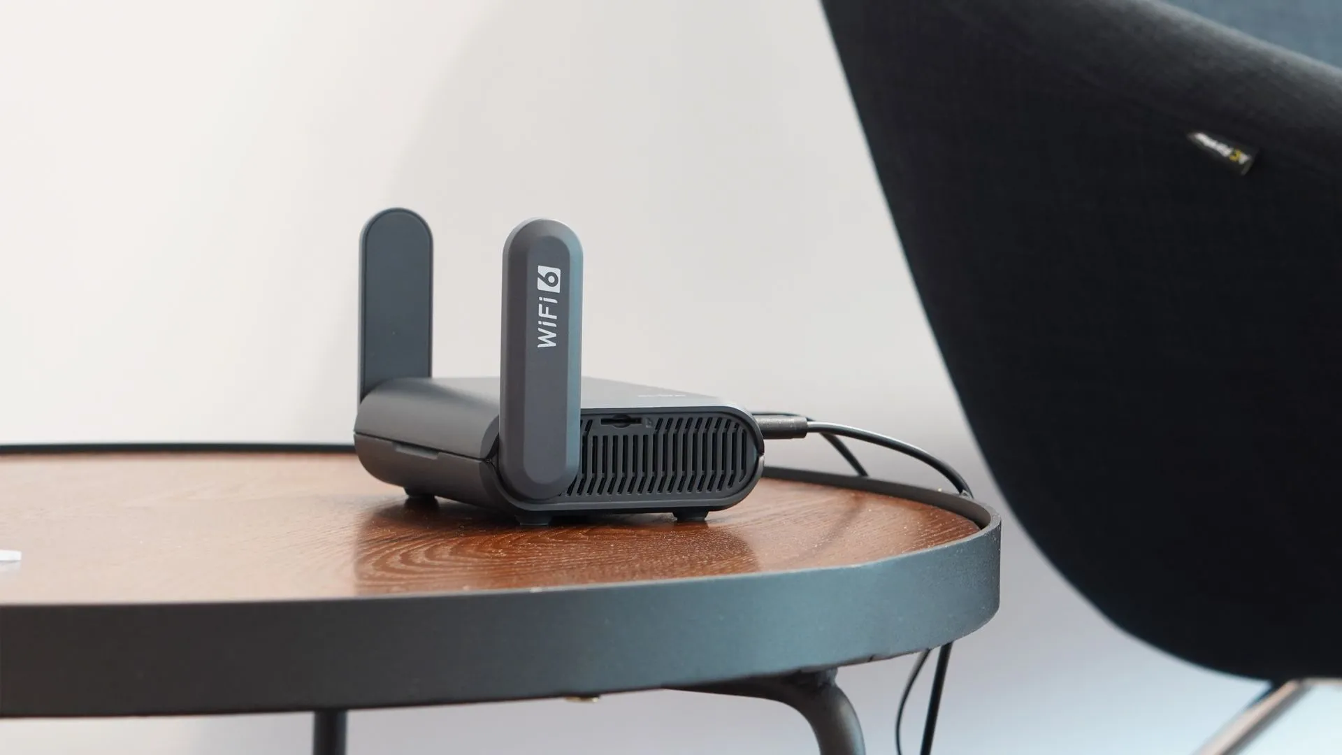 Router GL.iNet chạy hệ điều hành OpenWRT
