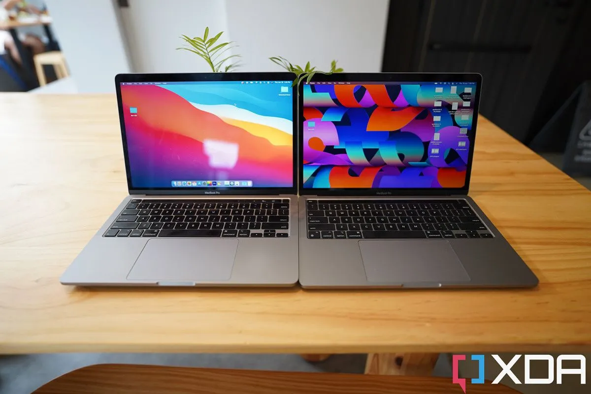 So sánh MacBook Pro 13 inch 2020 (chip Intel) và MacBook Pro 13 inch 2022 (chip M2 Apple Silicon)