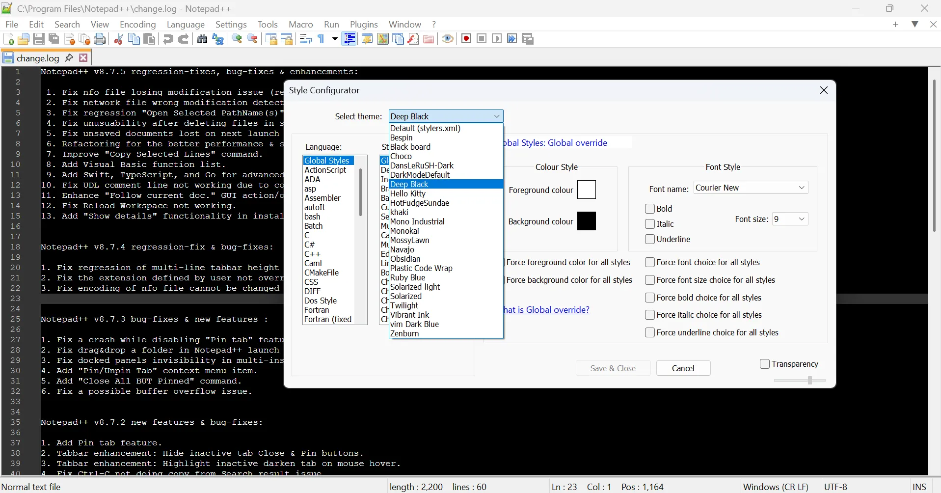 Cấu hình kiểu (Style Configurator) của Notepad++ với chủ đề Deep Black (Đen sâu) đang được bật