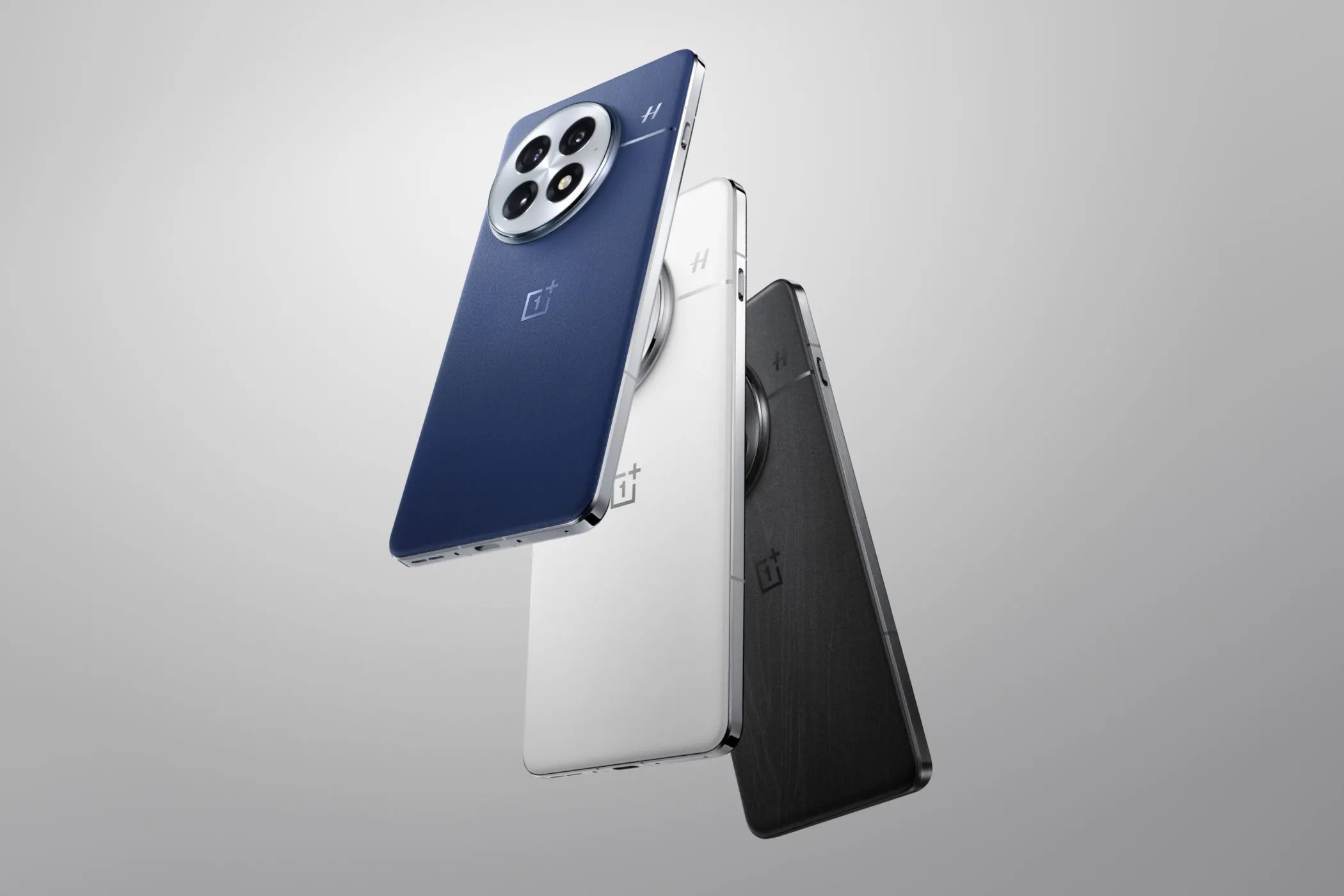 Điện thoại OnePlus 13 với thiết kế hiện đại và màu sắc đa dạng, thể hiện công nghệ pin cải tiến