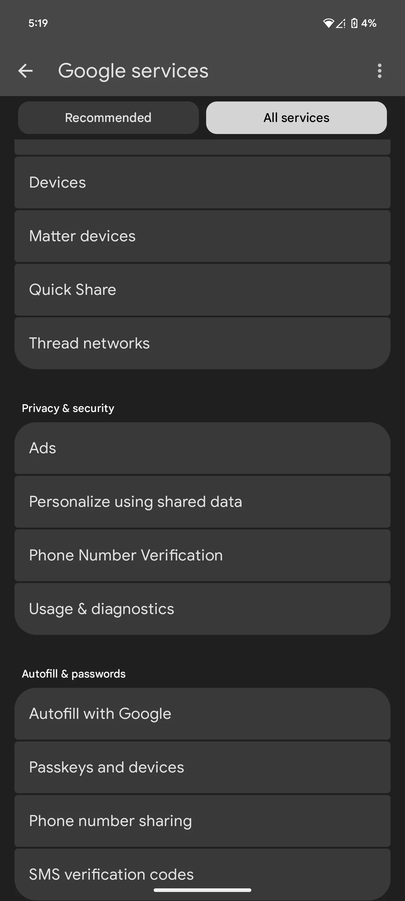 Giao diện cài đặt Google Services trên Android, nơi người dùng có thể tùy chỉnh các tùy chọn quyền riêng tư và bảo mật.