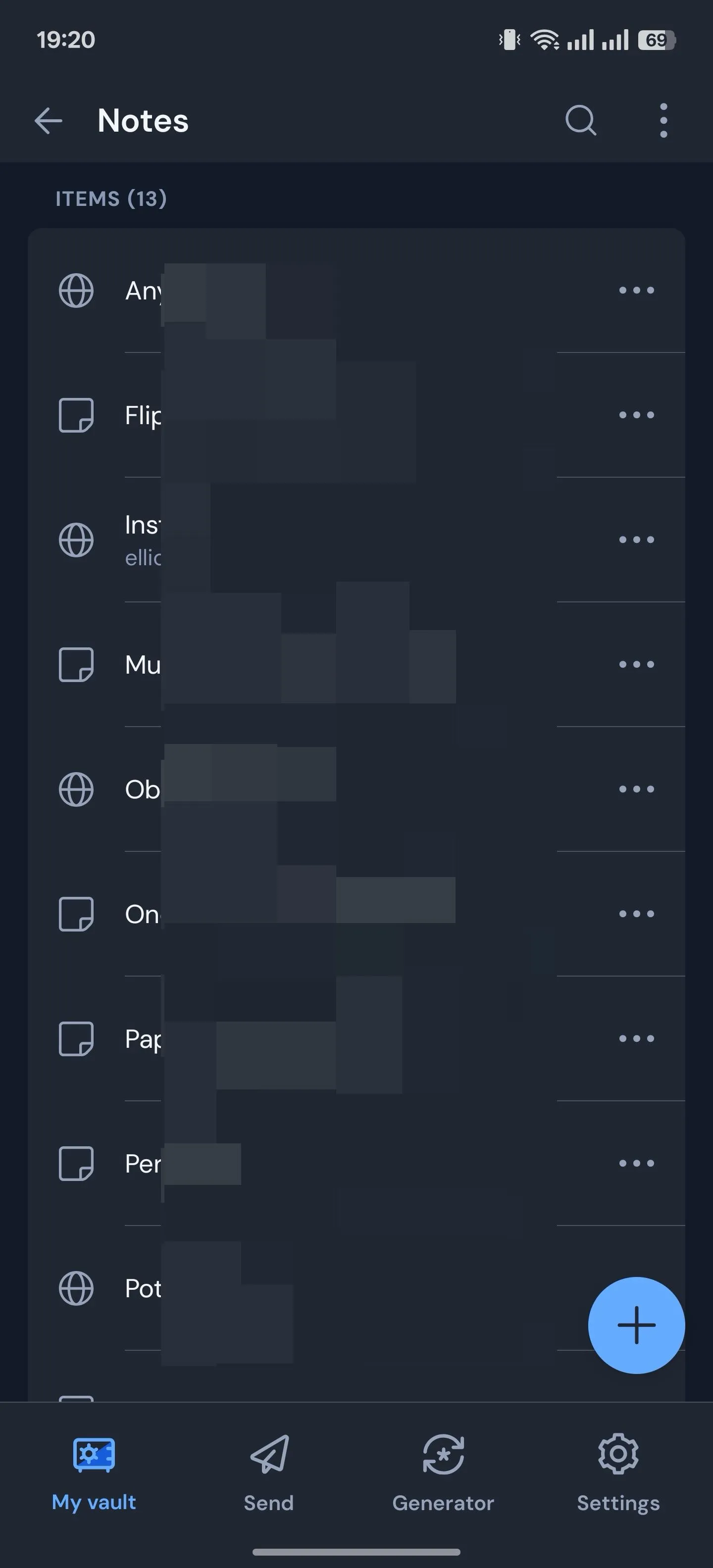Giao diện Secure Notes (Ghi chú bảo mật) trong ứng dụng Bitwarden trên Android, hiển thị các ghi chú được mã hóa.