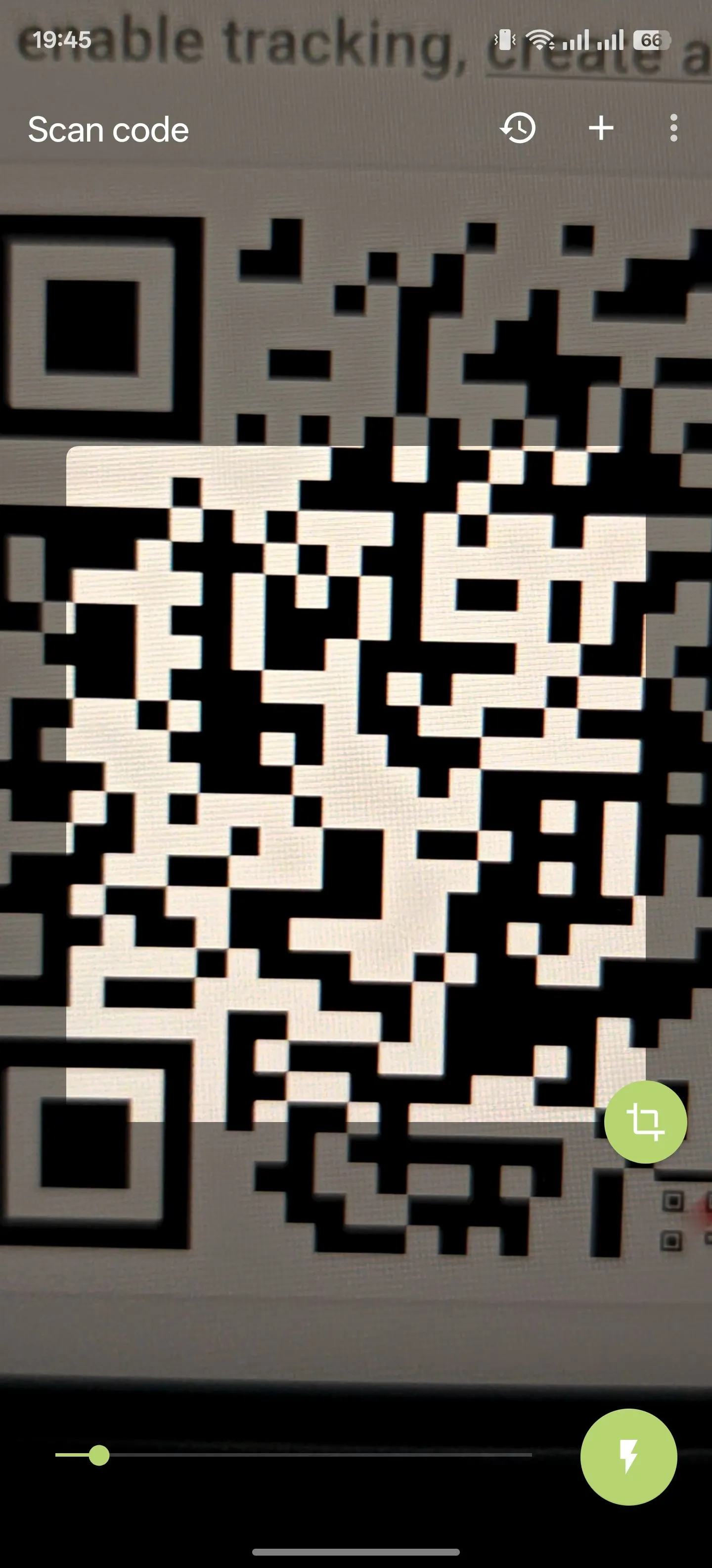 Màn hình ứng dụng Binary Eye trên Android đang quét một mã QR.