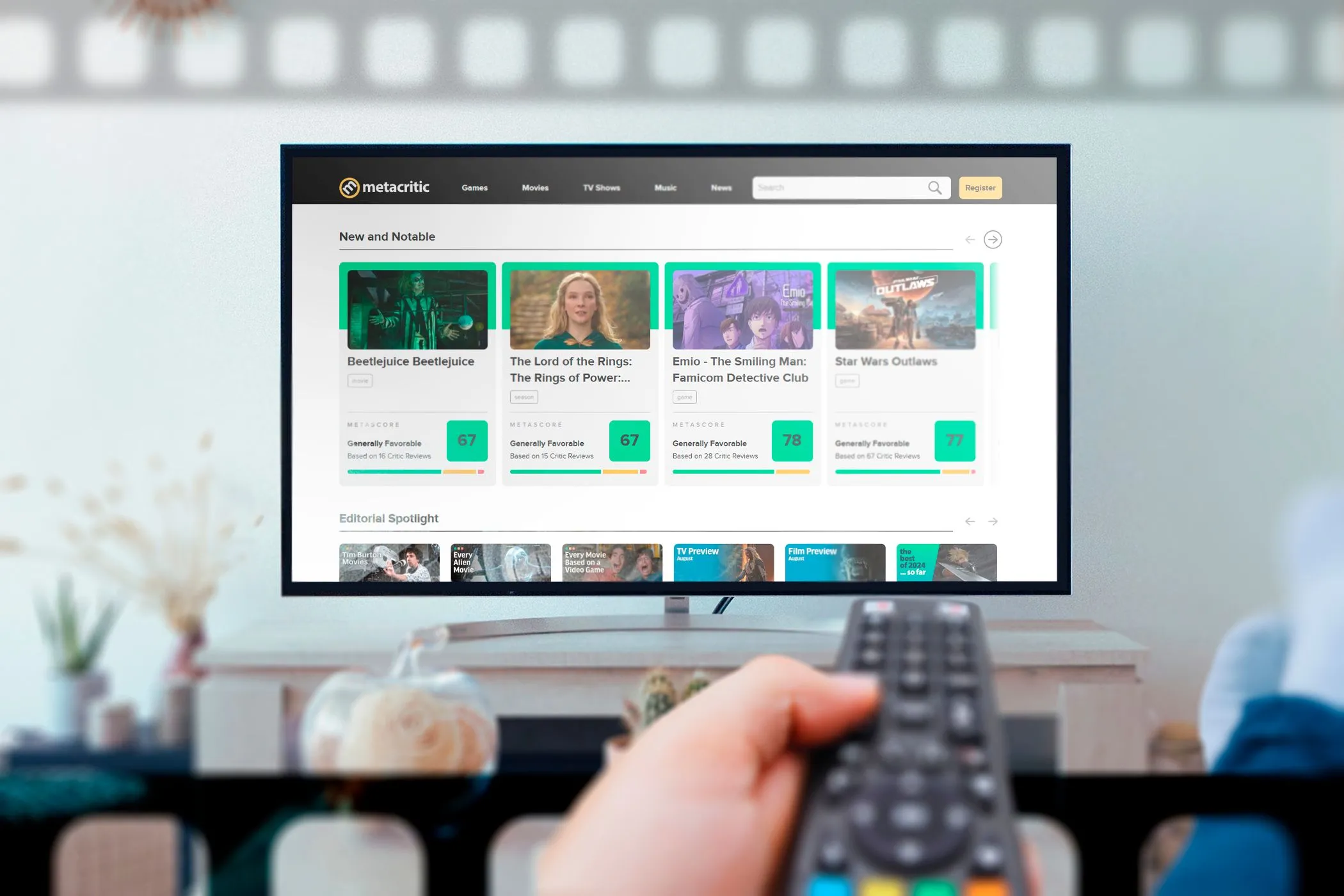 Một người đang cầm điều khiển từ xa, tìm kiếm phim để xem trên TV, minh họa cho việc lựa chọn nội dung