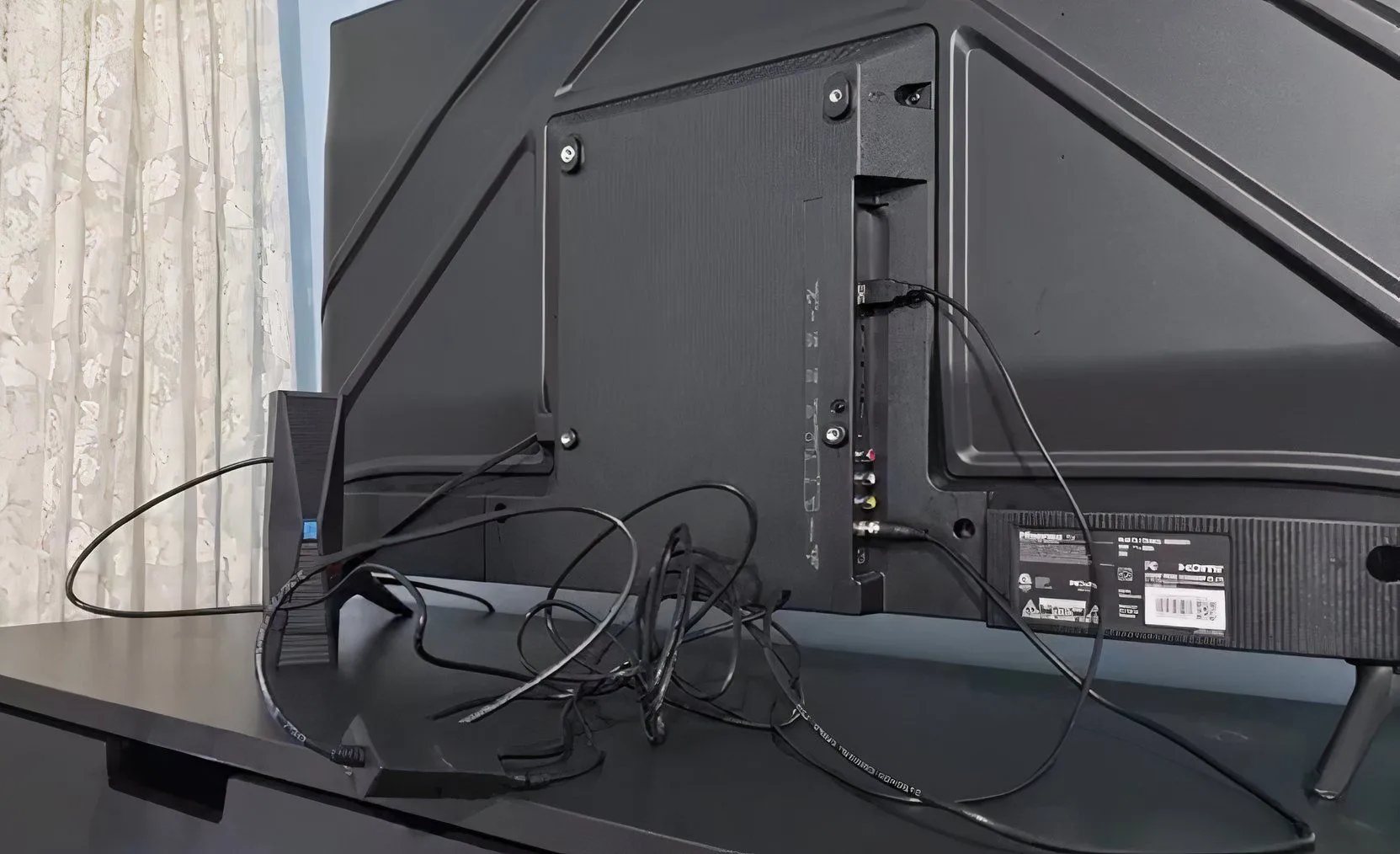 Ăng-ten kỹ thuật số USB cắm vào Smart TV, mở rộng kênh truyền hình miễn phí.