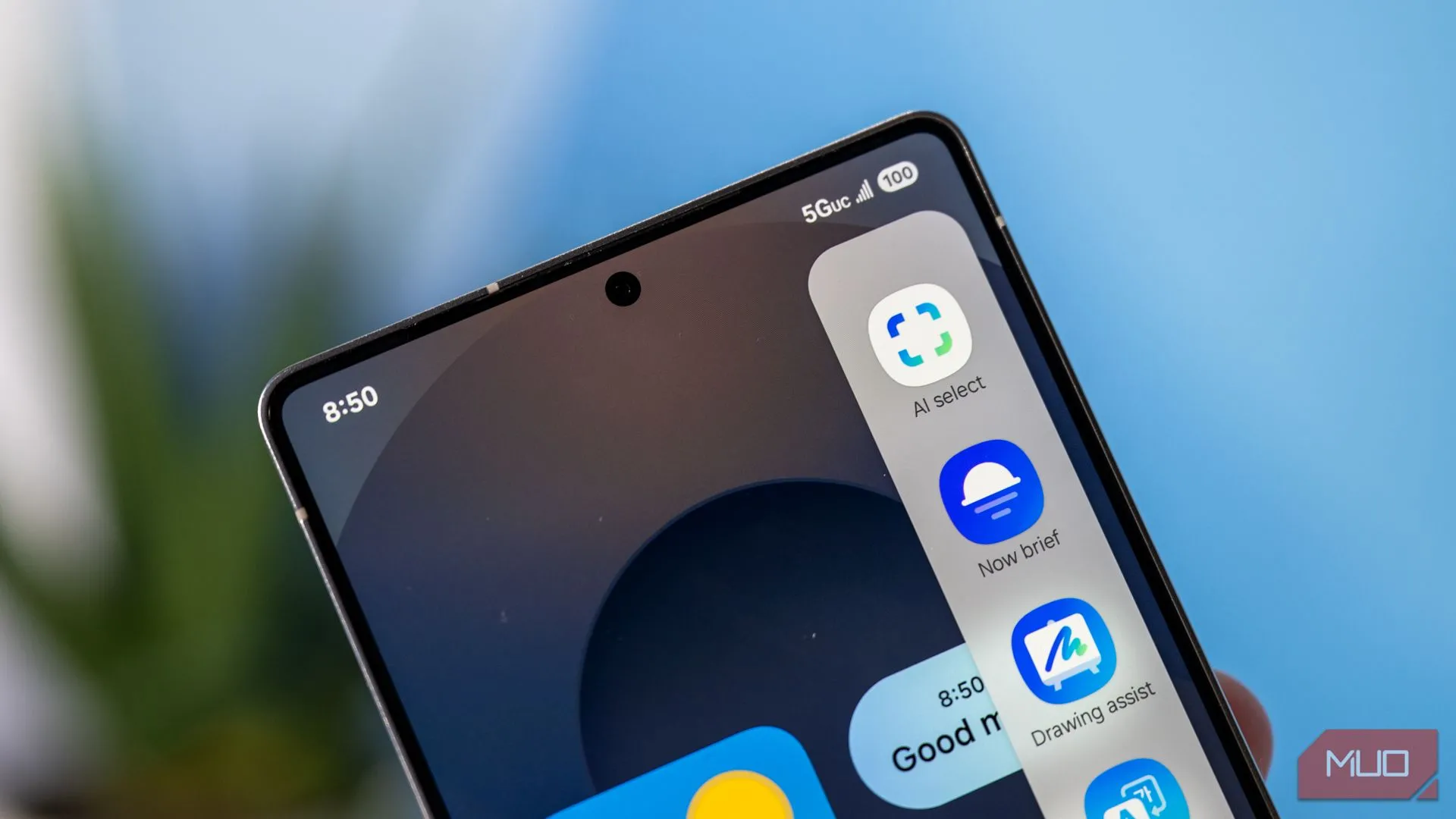 Biểu tượng ứng dụng AI trên màn hình Samsung Galaxy S25 Ultra, minh họa các tính năng Galaxy AI thông minh.