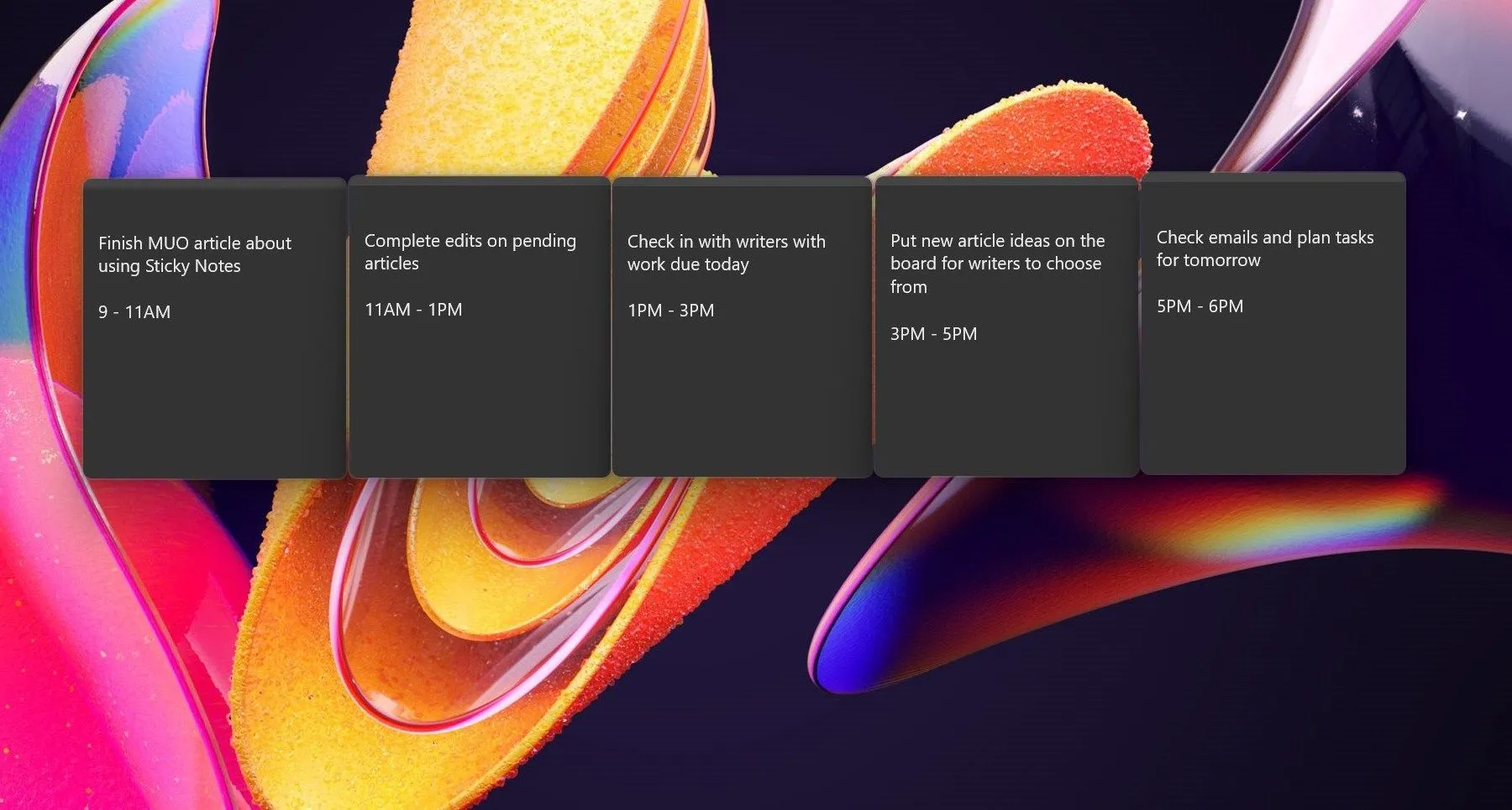 Các khối thời gian được tạo bằng Sticky Notes để lên lịch trình làm việc hàng ngày