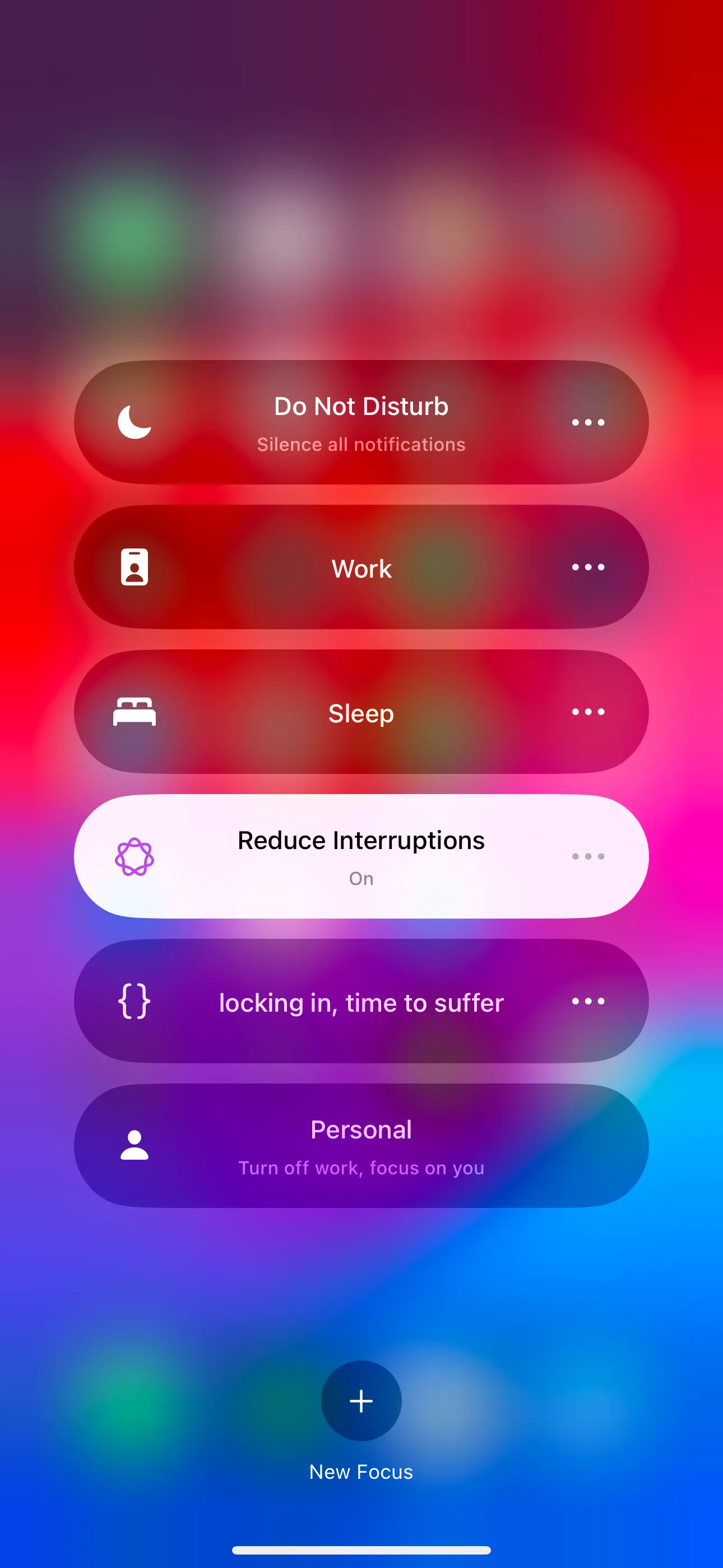 Các tùy chọn chế độ Tập trung (Focus Mode) trong Trung tâm điều khiển iPhone, bao gồm chế độ Giảm Gián Đoạn.