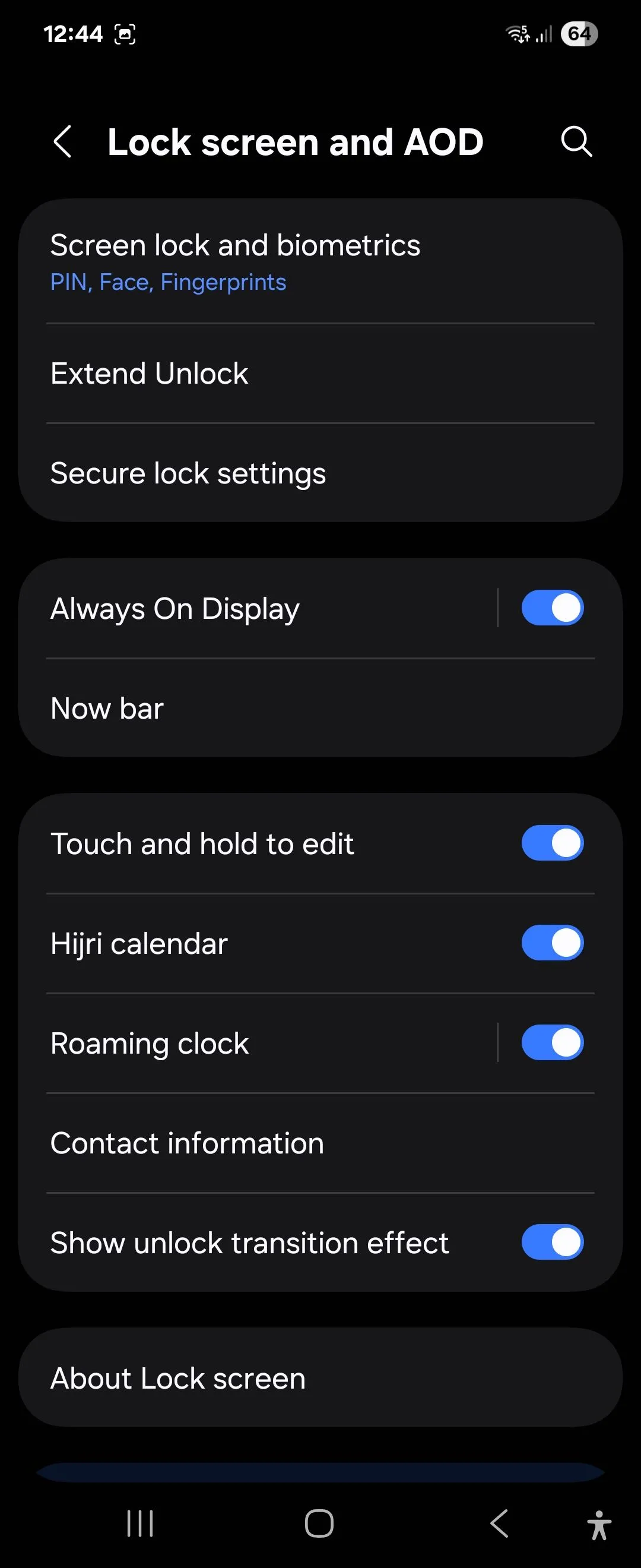 Cài đặt thông báo trực tiếp Now Bar trên Galaxy Z Flip 6 với One UI 7, thể hiện tùy chỉnh tính năng.