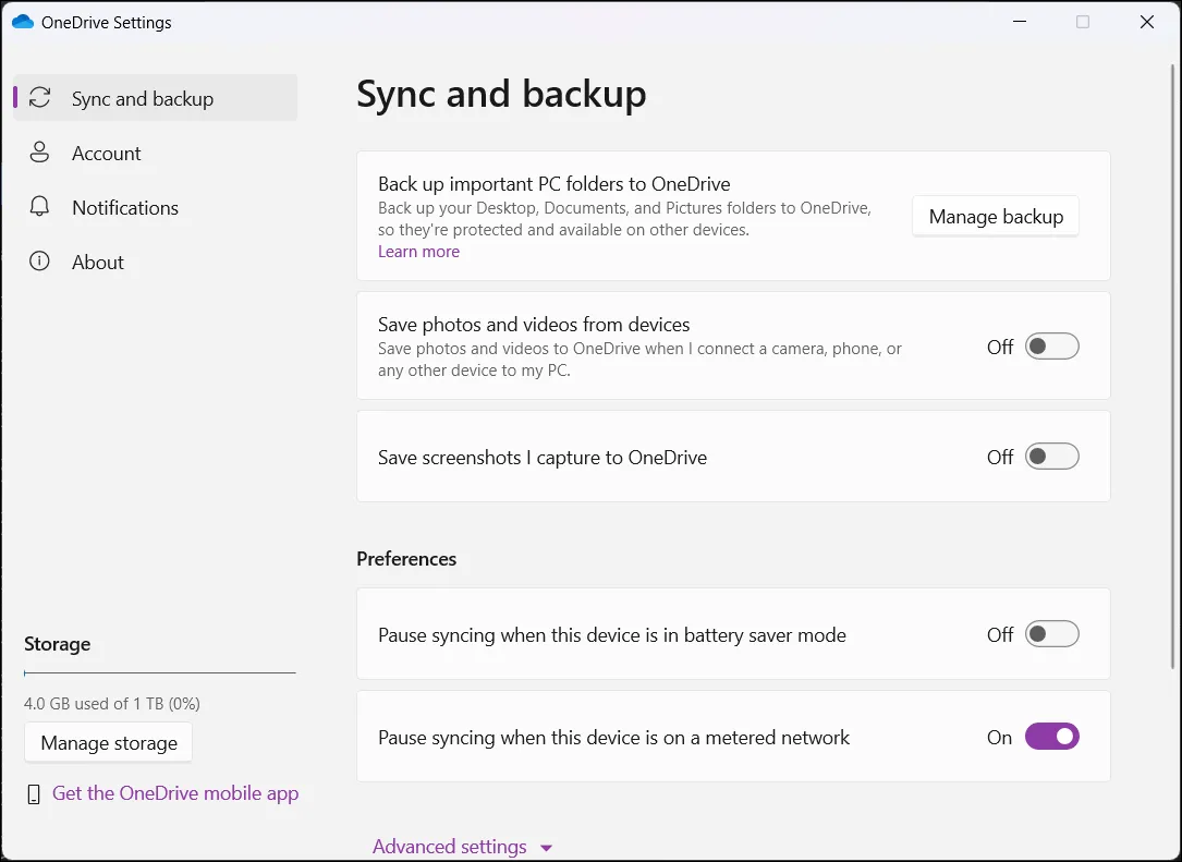 Cài đặt ứng dụng OneDrive trên Windows 11, hiển thị trạng thái đồng bộ hóa và các tùy chọn lưu trữ đám mây của Microsoft.