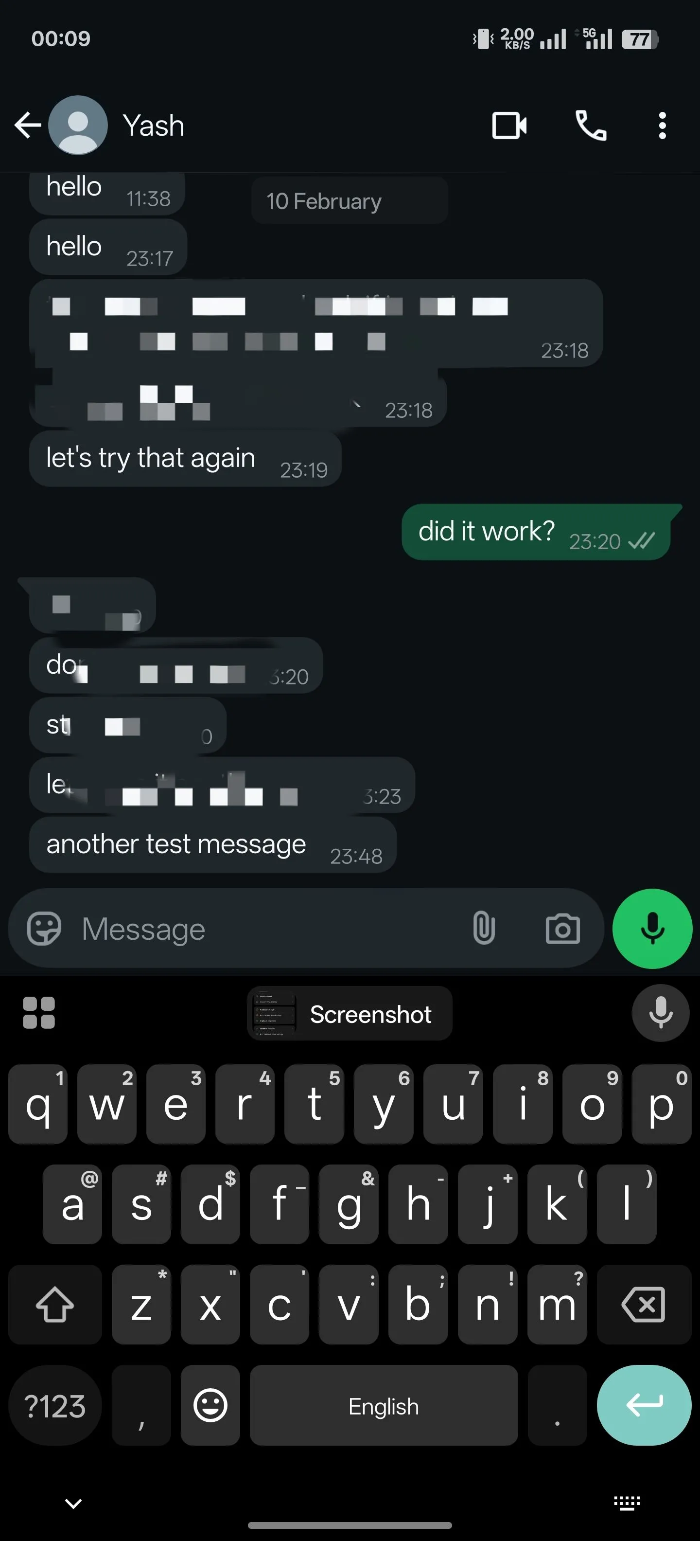 Chạm vào hình thu nhỏ ảnh chụp màn hình trên thanh công cụ Gboard để chèn và chia sẻ nhanh.