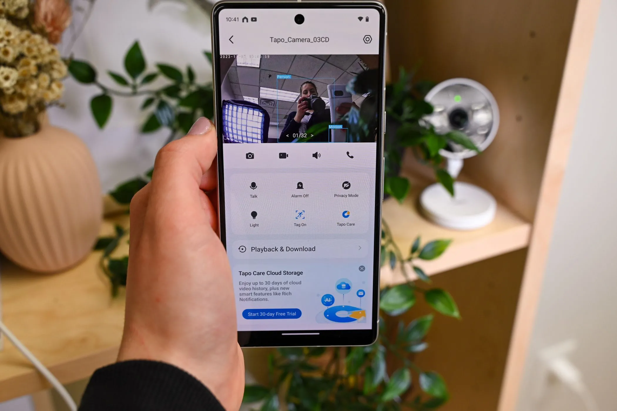 Điện thoại Android hiển thị trang chủ ứng dụng camera an ninh Tapo