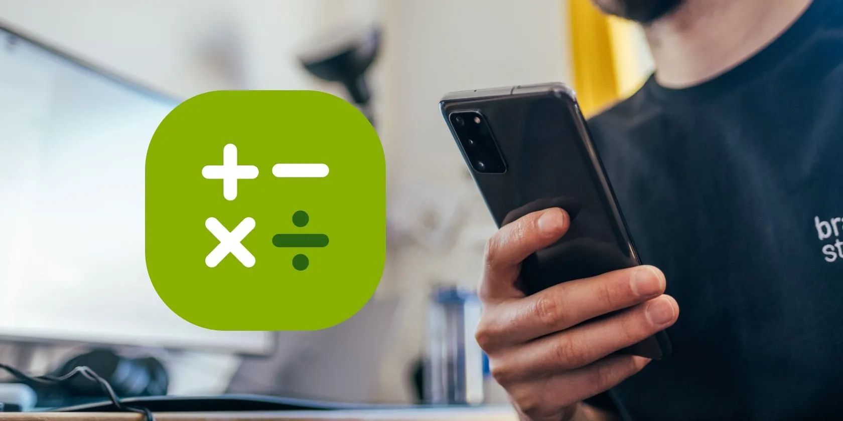 Điện thoại Samsung Galaxy hiển thị ứng dụng Máy tính (Calculator) trên màn hình chính, biểu tượng hình máy tính xanh