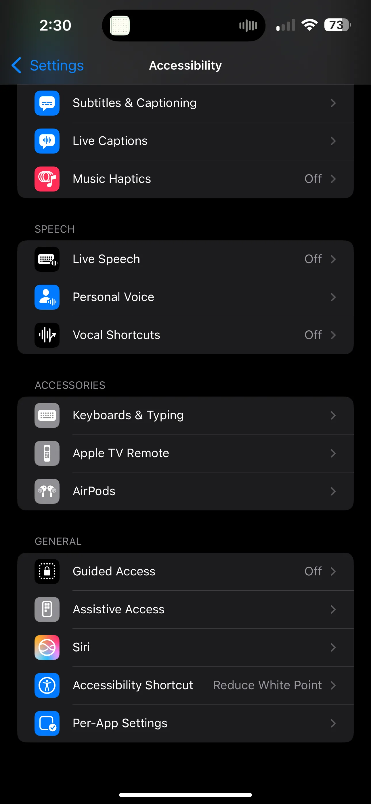 Giao diện cài đặt Trợ năng trên iPhone với tùy chọn Giảm điểm trắng.