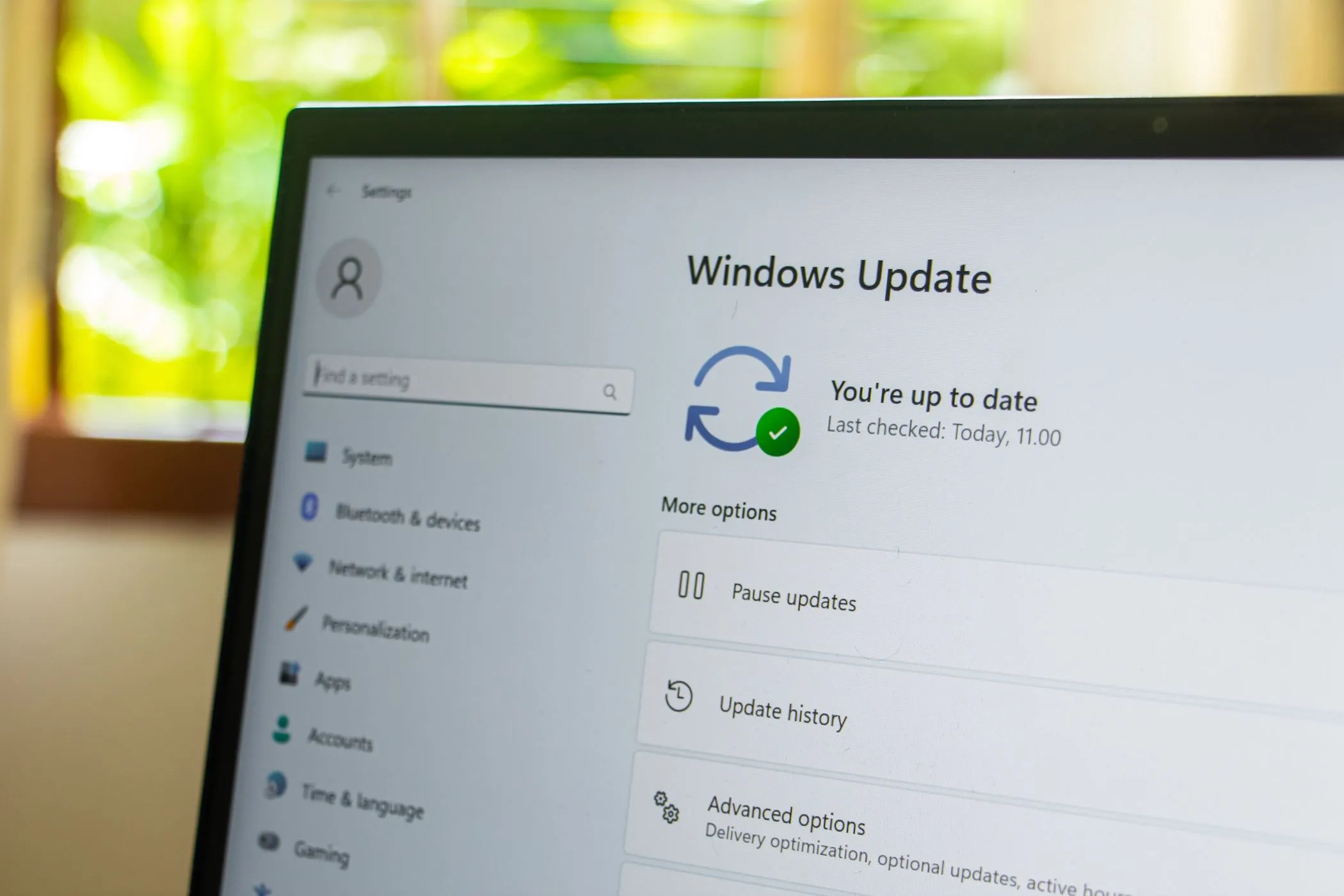 Giao diện cài đặt Windows Update trên máy tính xách tay Windows, minh họa tùy chỉnh cập nhật