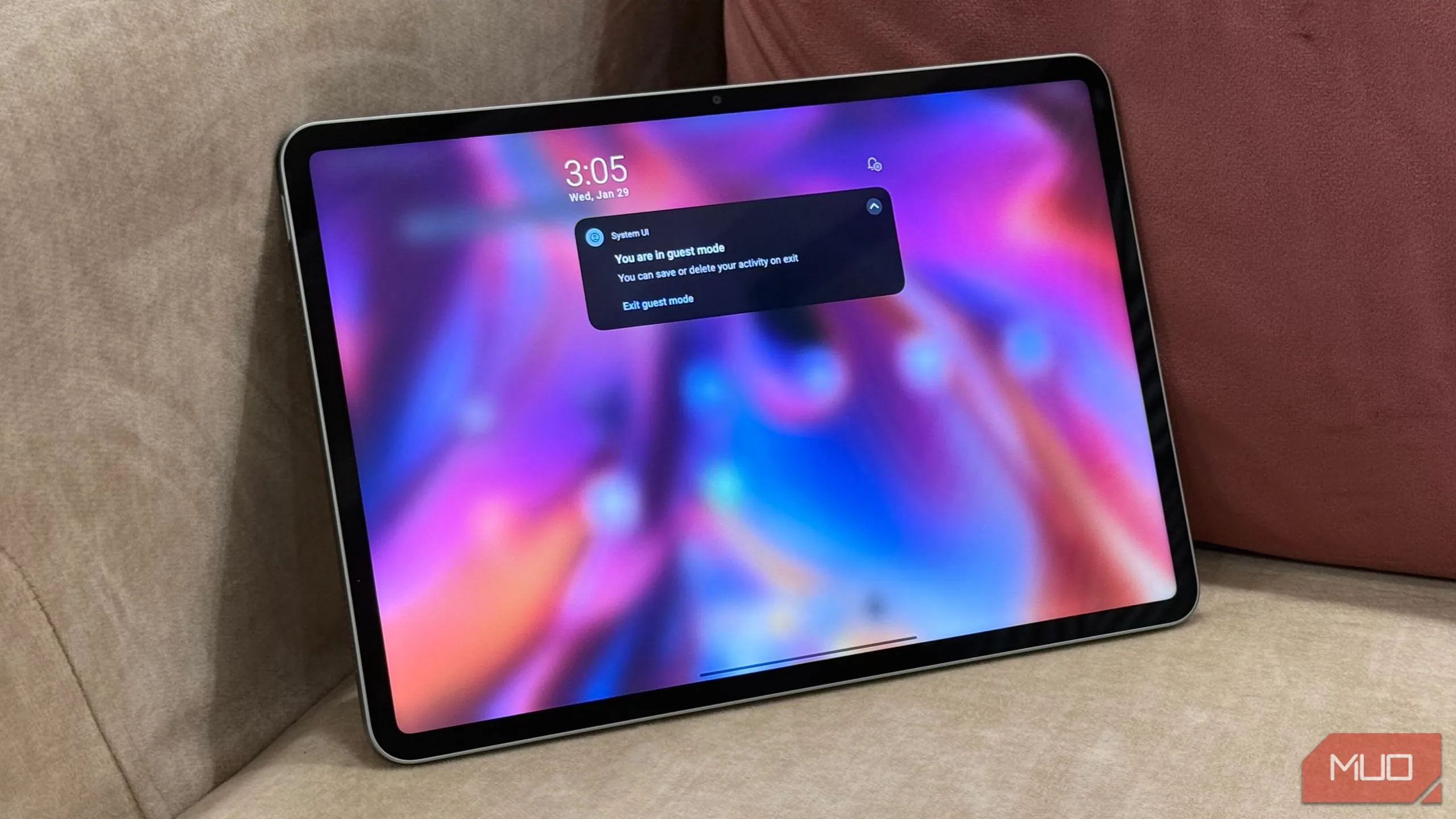 Giao diện chọn hồ sơ người dùng khách trên máy tính bảng Android Xiaomi Pad 7, minh họa khả năng quản lý tài khoản riêng biệt.