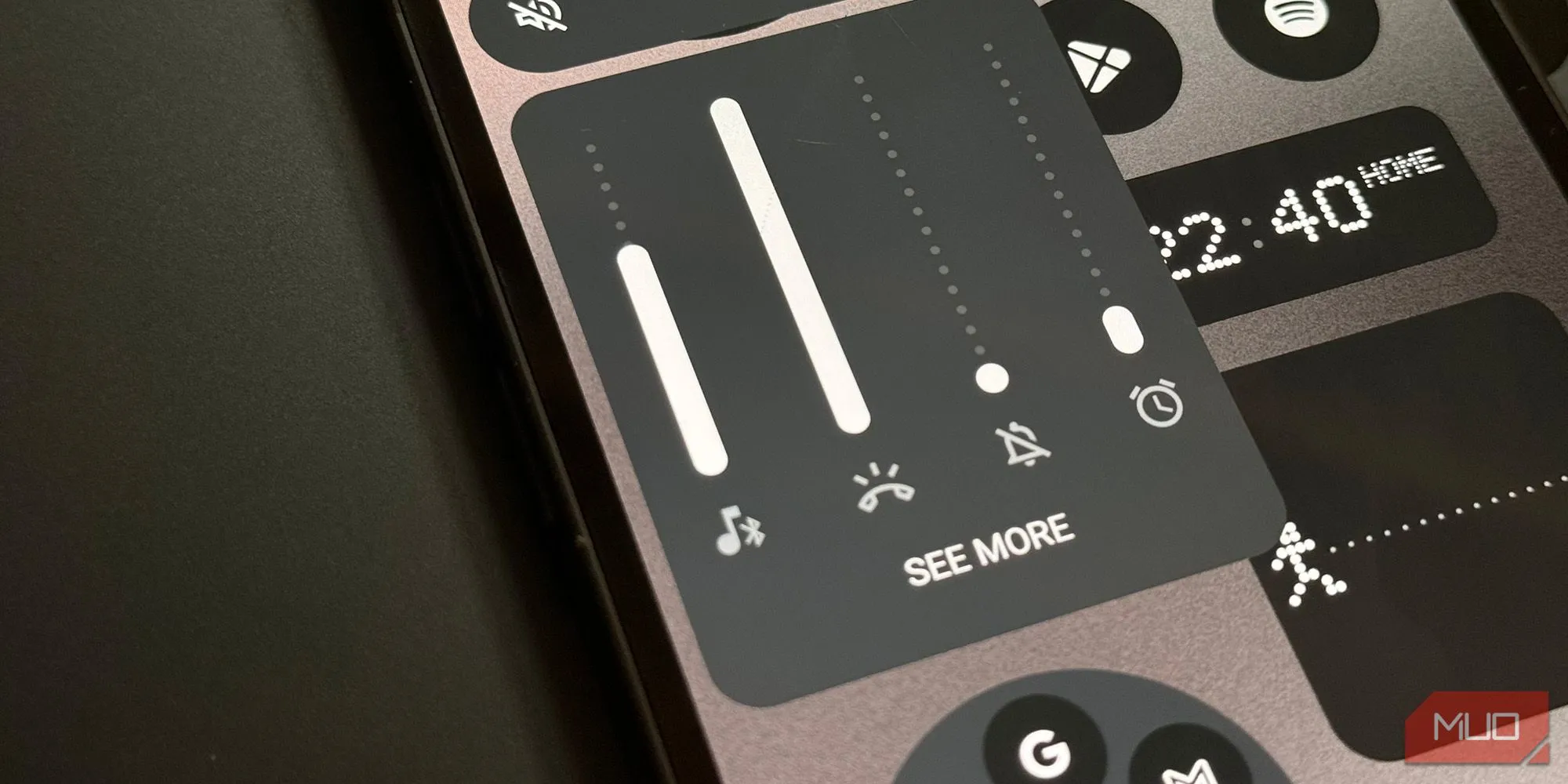 Giao diện điều khiển âm lượng chi tiết trên Android 15, cho phép tinh chỉnh riêng biệt nhạc chuông, media và thông báo.