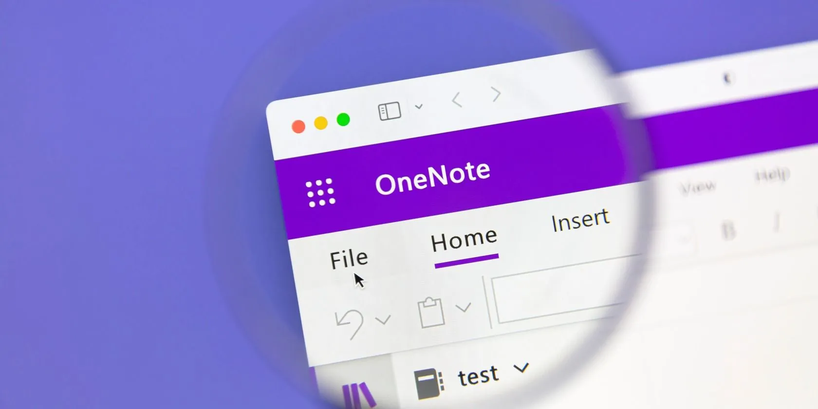 Giao diện Microsoft OneNote hiển thị tính năng Sticky Notes tích hợp