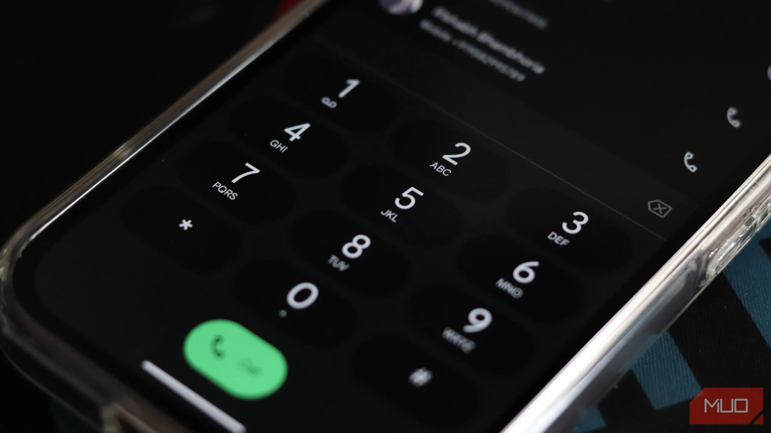 Giao diện ứng dụng Điện thoại trên Pixel 9a hiển thị tính năng Call Screen