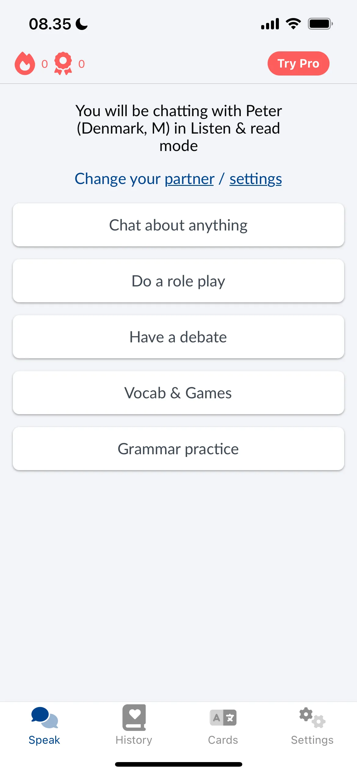 Giao diện ứng dụng LanguaTalk trên iOS, hiển thị cuộc trò chuyện với AI để học ngôn ngữ.