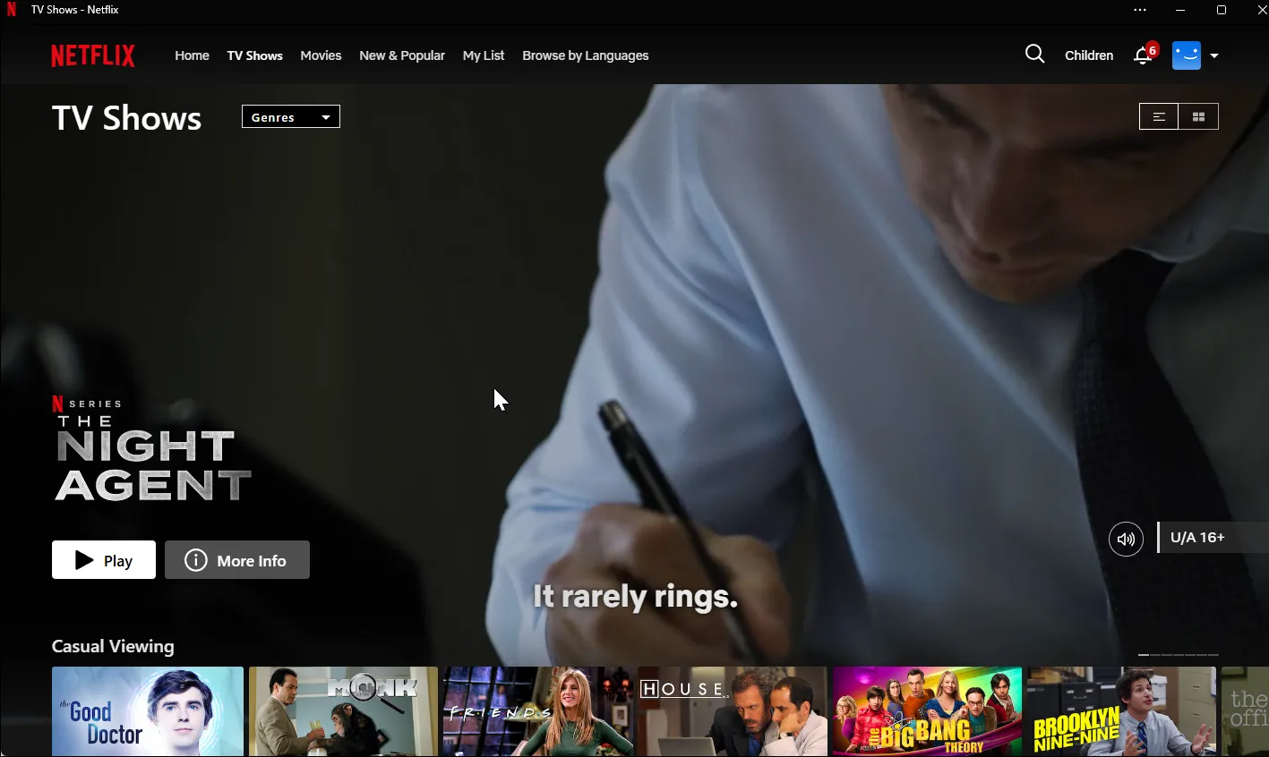 Giao diện ứng dụng Netflix trên Windows 11 với phim đang phát ở chế độ PiP và danh sách phim đề xuất.