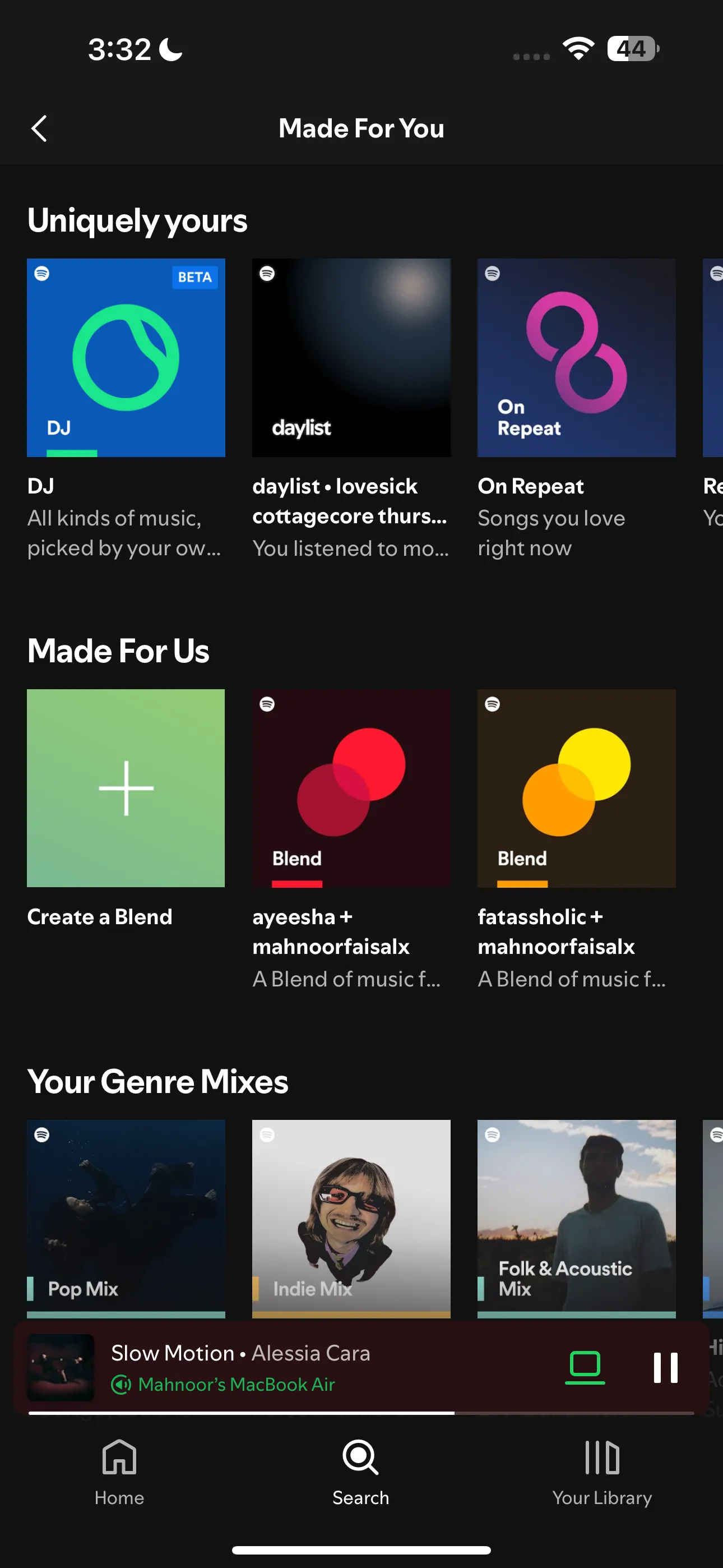 Giao diện ứng dụng Spotify hiển thị các playlist được cá nhân hóa trong mục &quot;Dành riêng cho bạn&quot;.