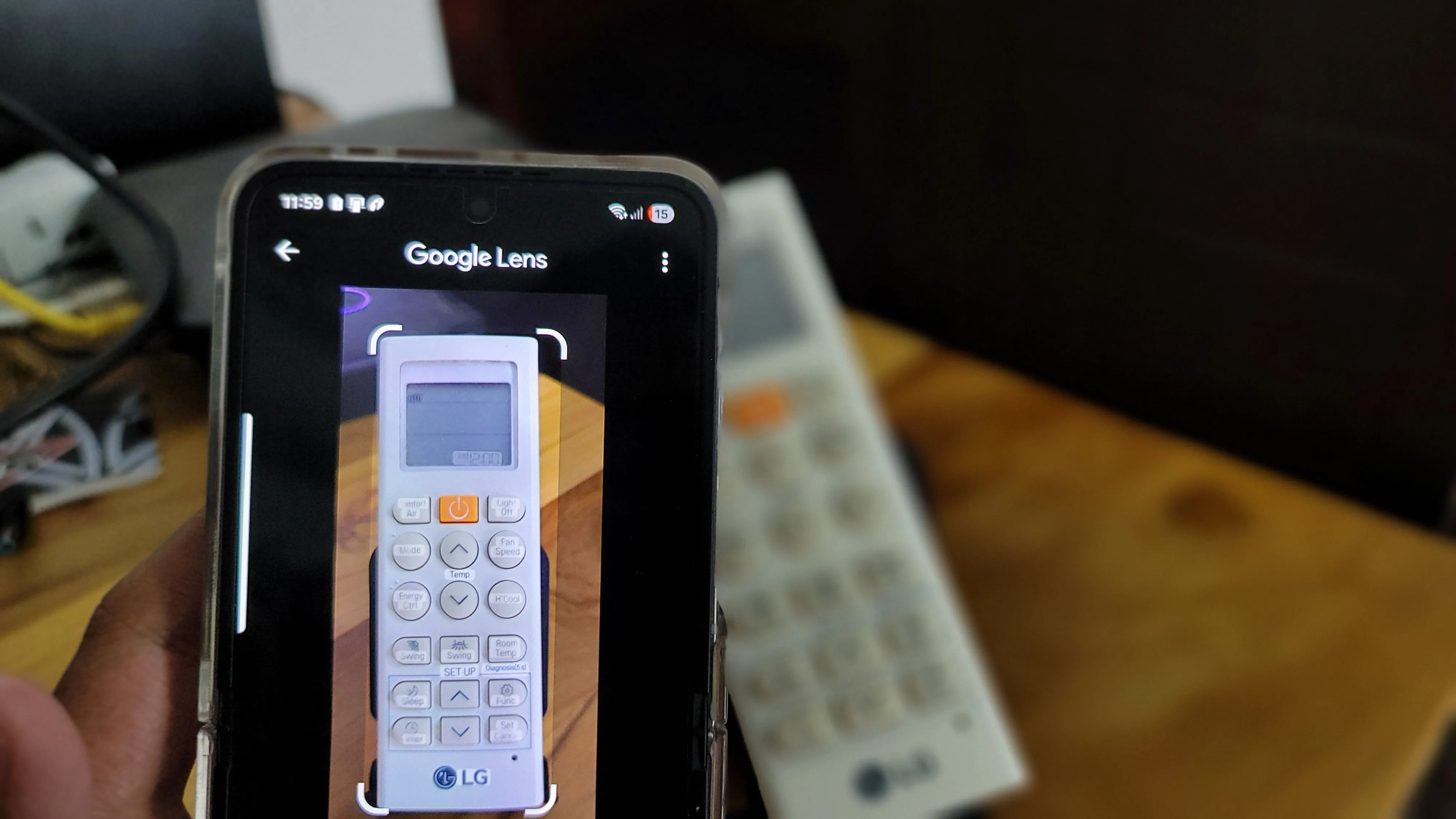 Google Lens nhận diện điều khiển điều hòa để tìm hướng dẫn sử dụng