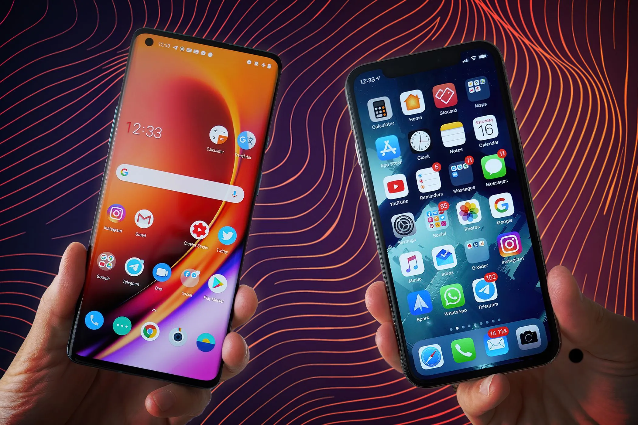 Hai bàn tay cầm iPhone và điện thoại Android cạnh nhau, minh họa việc sử dụng song song hai thiết bị.