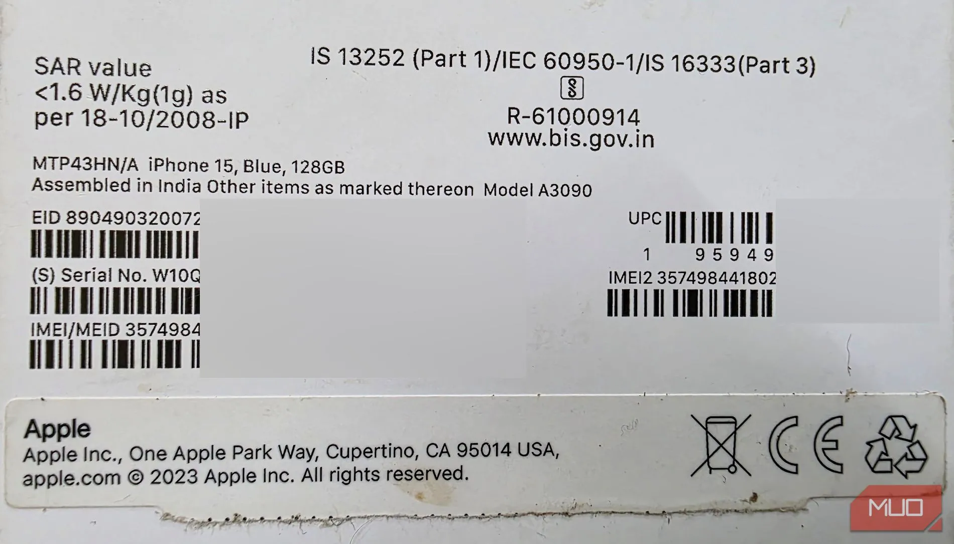 Hộp đựng iPhone hiển thị thông tin IMEI, EID và số seri