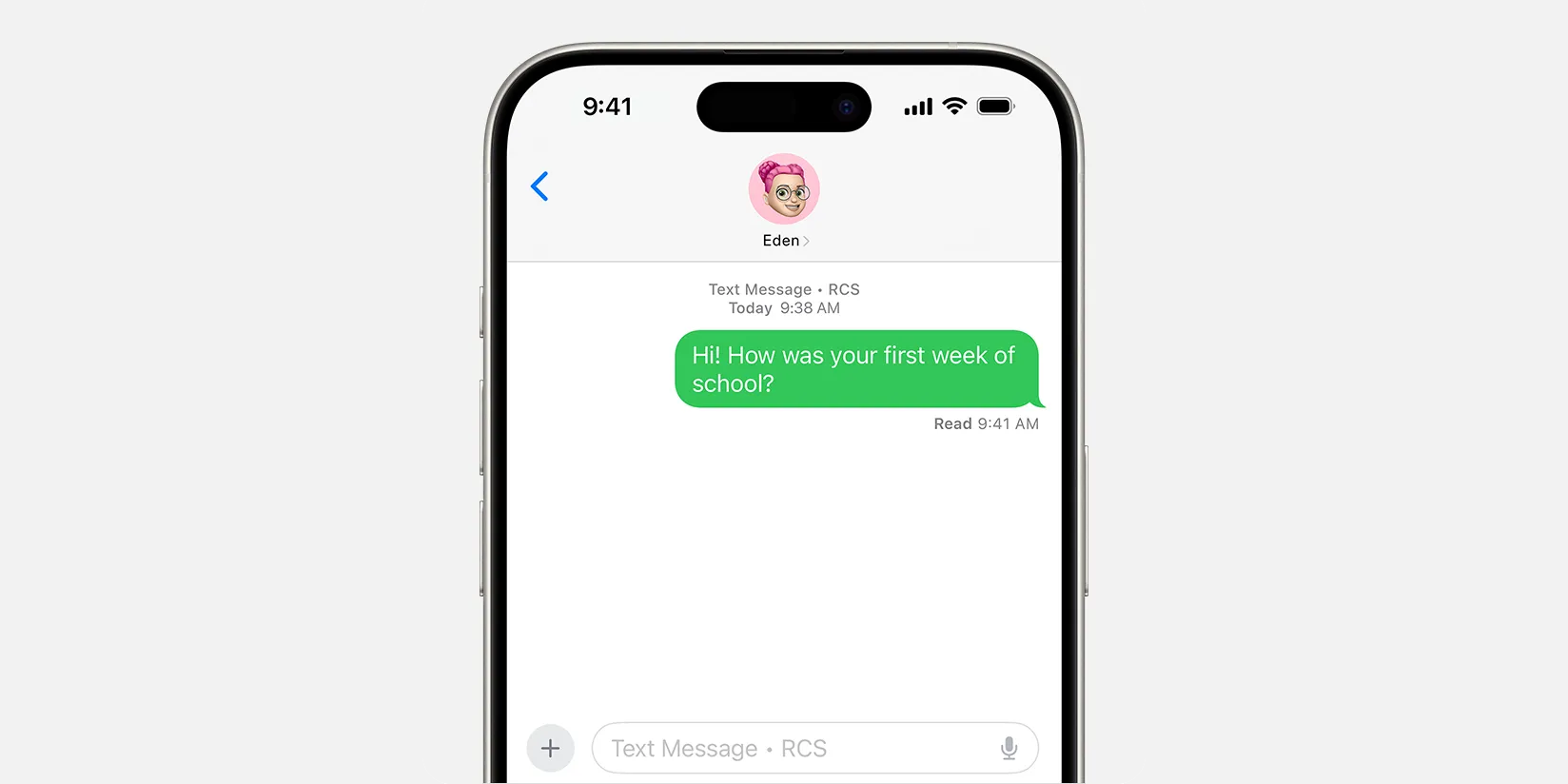 iPhone 15 chạy iOS 18 hiển thị giao diện tin nhắn RCS