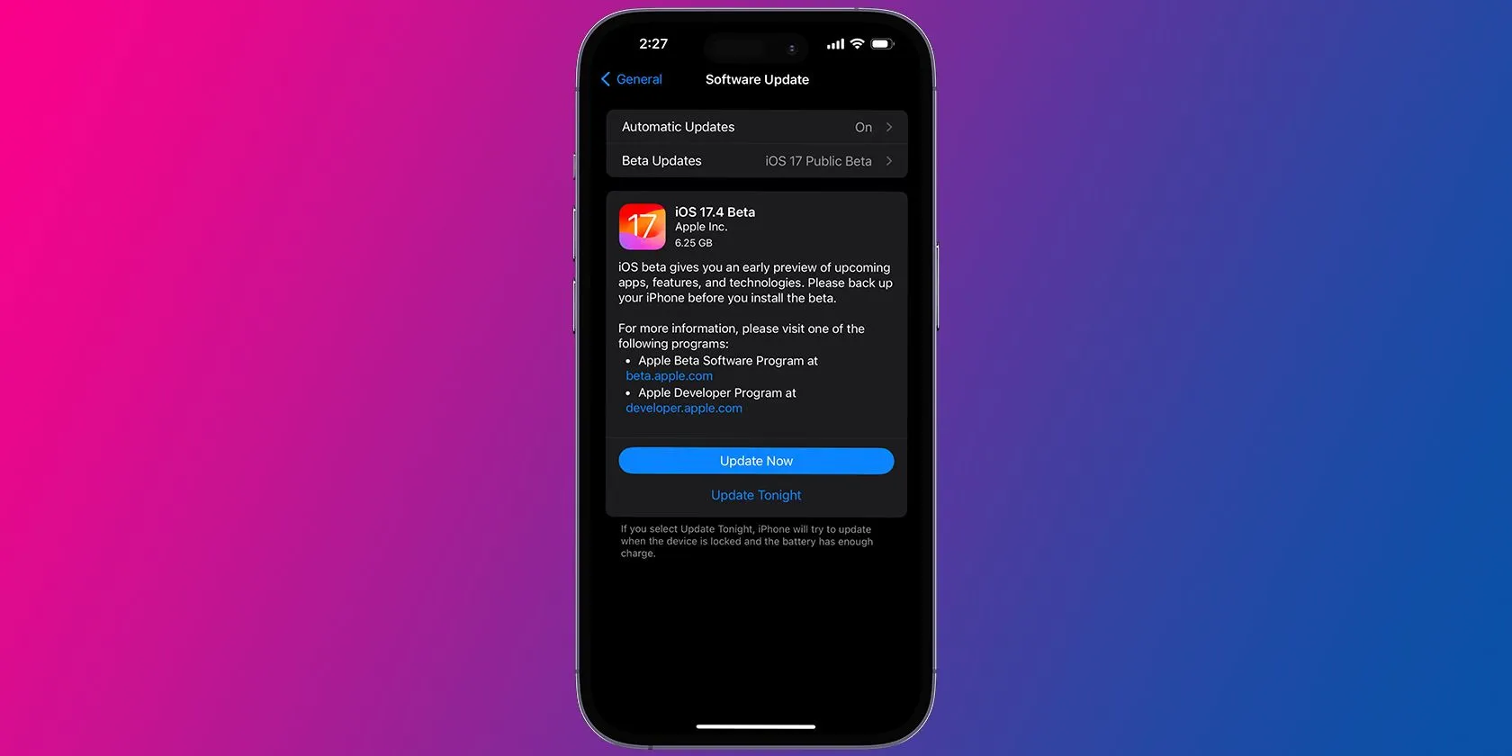 Màn hình cập nhật phần mềm iOS 17.4 trên iPhone, nhấn mạnh tầm quan trọng của việc cập nhật.