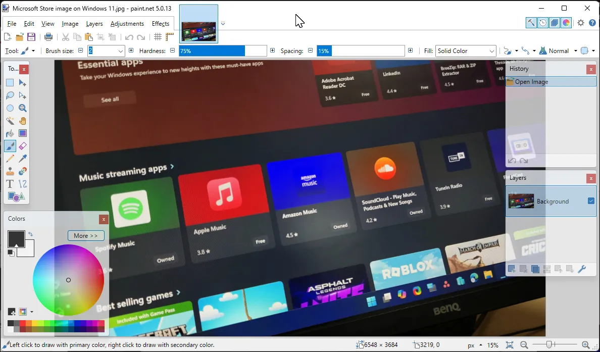 Màn hình chính của Paint.NET trên Windows 11, hiển thị giao diện chỉnh sửa ảnh trực quan và các công cụ cơ bản.