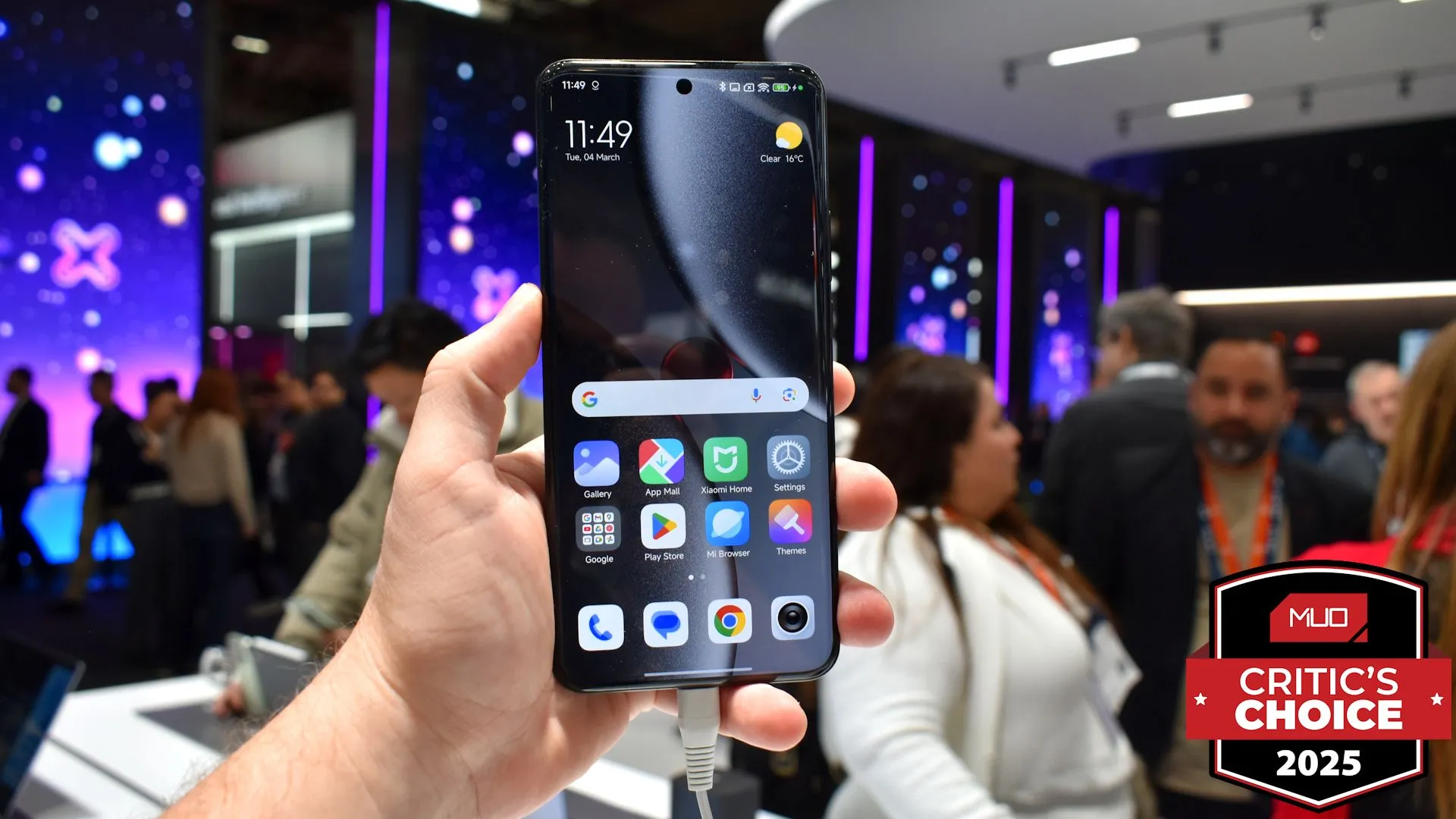 Màn hình hiển thị của Xiaomi 15 Ultra tại sự kiện MWC 2025