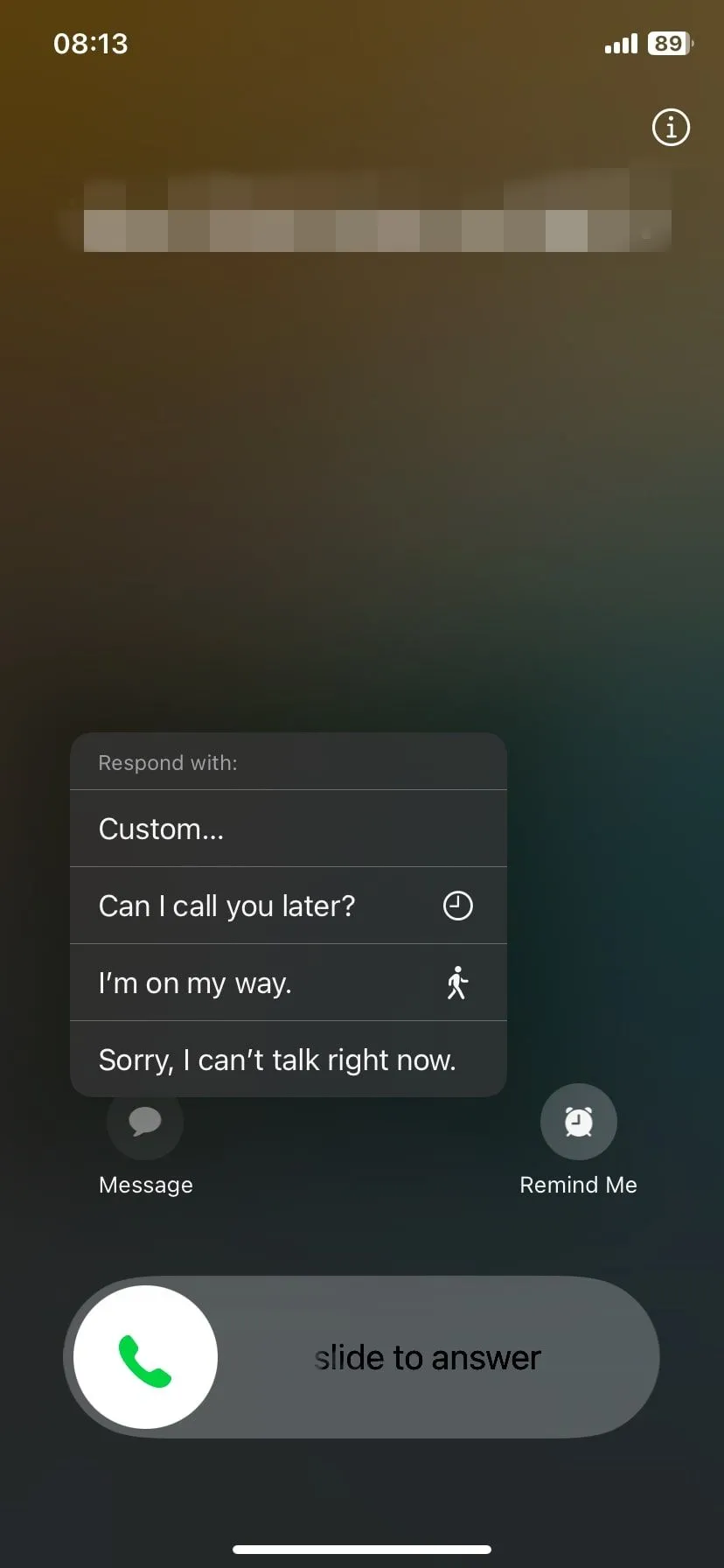 Màn hình hiển thị tùy chọn trả lời nhanh bằng tin nhắn trên hệ điều hành iOS khi có cuộc gọi.