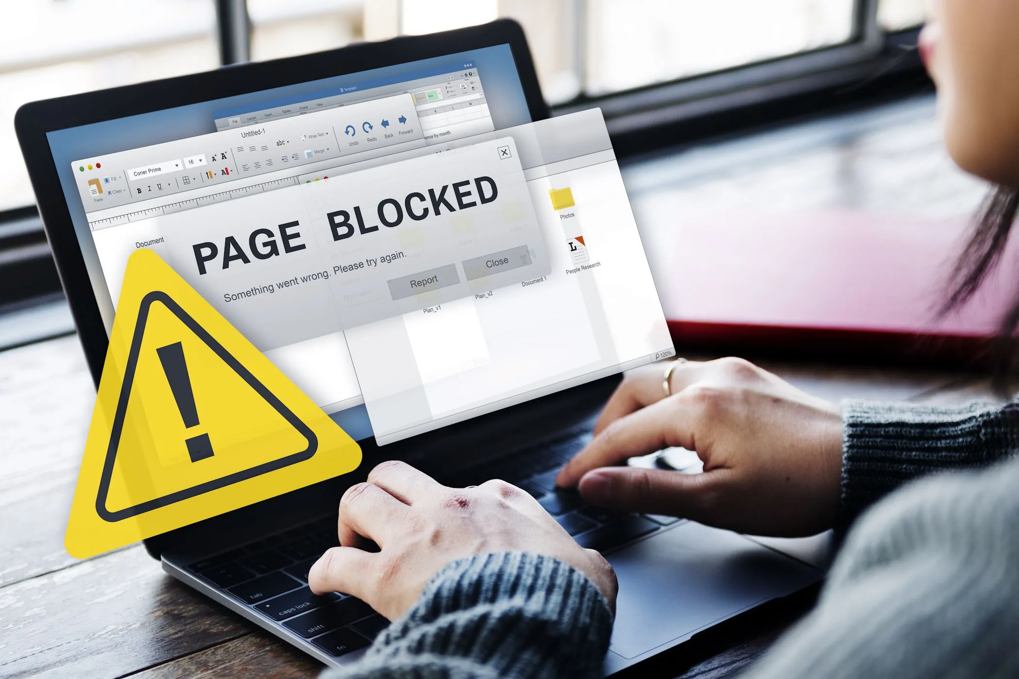 Màn hình laptop hiển thị trang web bị chặn, biểu tượng duyệt web an toàn và kết nối VPN.