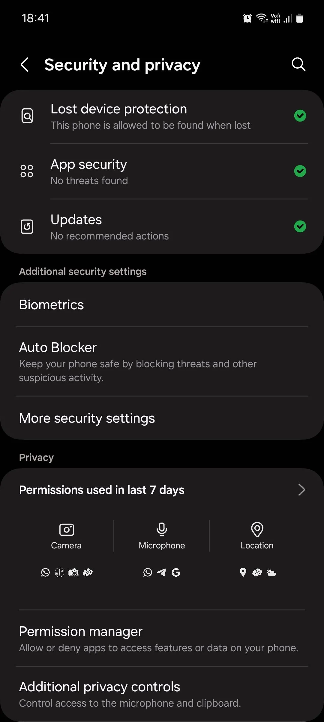 Menu Bảo mật và quyền riêng tư (Security and privacy) trên Samsung One UI, hiển thị tùy chọn Chặn tự động
