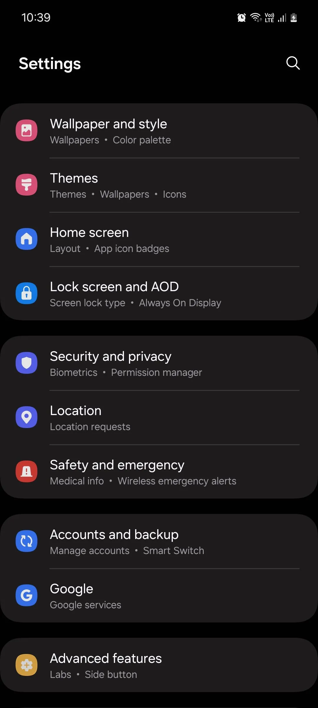 Menu Cài đặt trên thiết bị Samsung chạy One UI 6.1, hiển thị tùy chọn Tính năng nâng cao