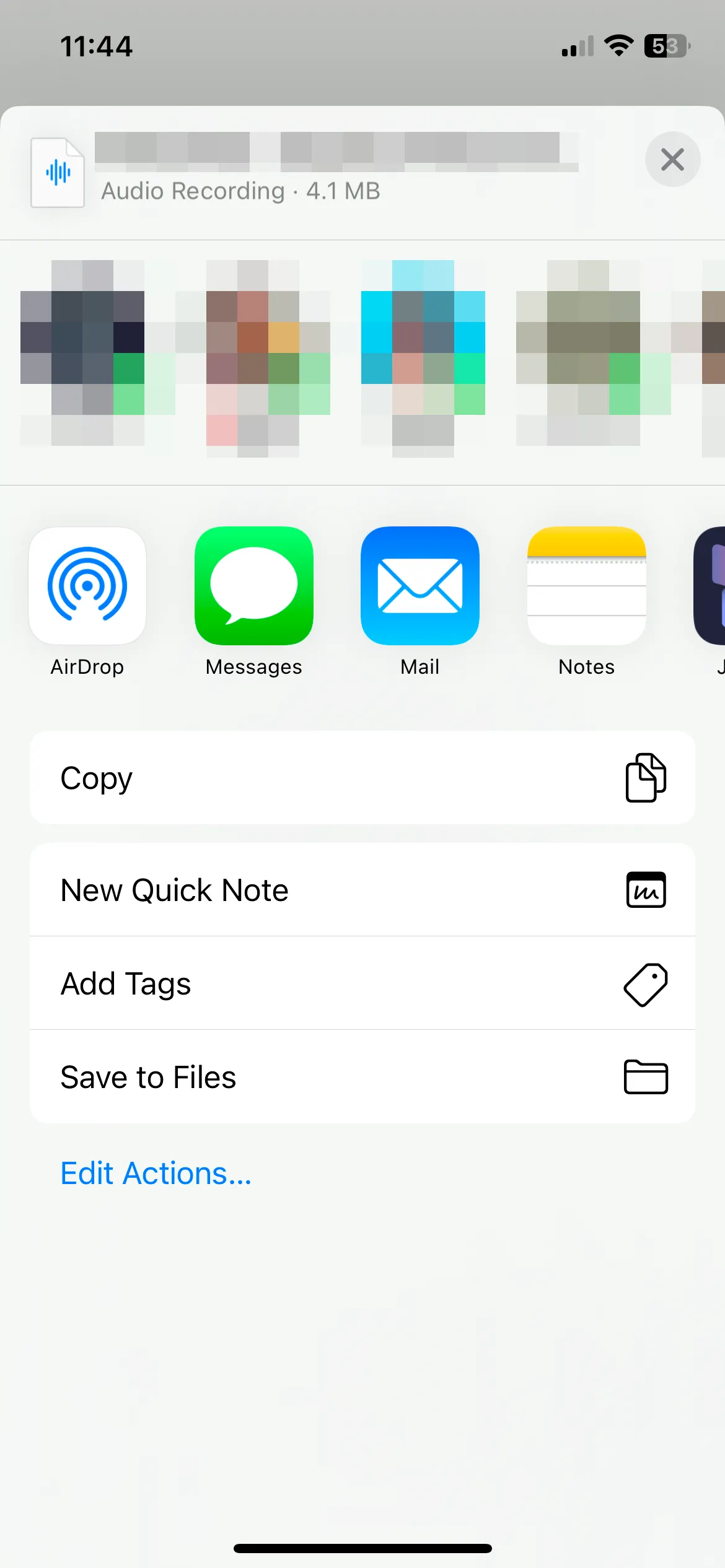 Menu Chia Sẻ của tệp âm thanh trong ứng dụng Tệp trên iPhone