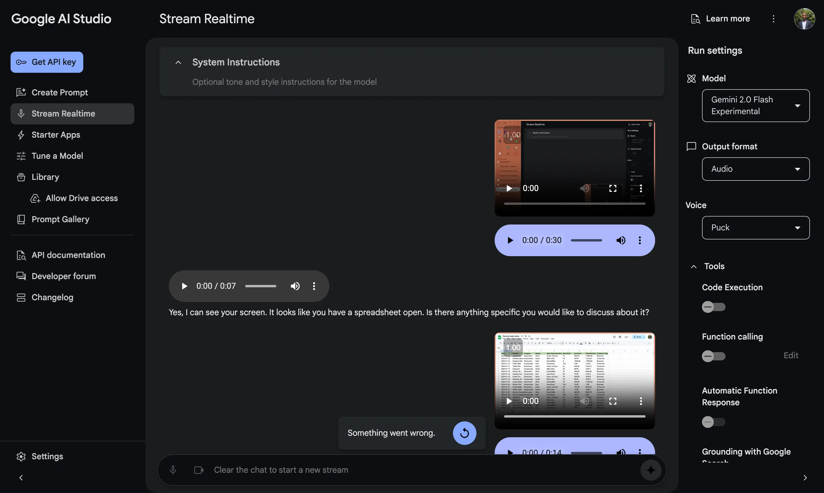 Người dùng tương tác trực tiếp với Gemini thông qua tính năng Stream Realtime của Google AI Studio, minh họa việc nhận hướng dẫn trên Google Sheets