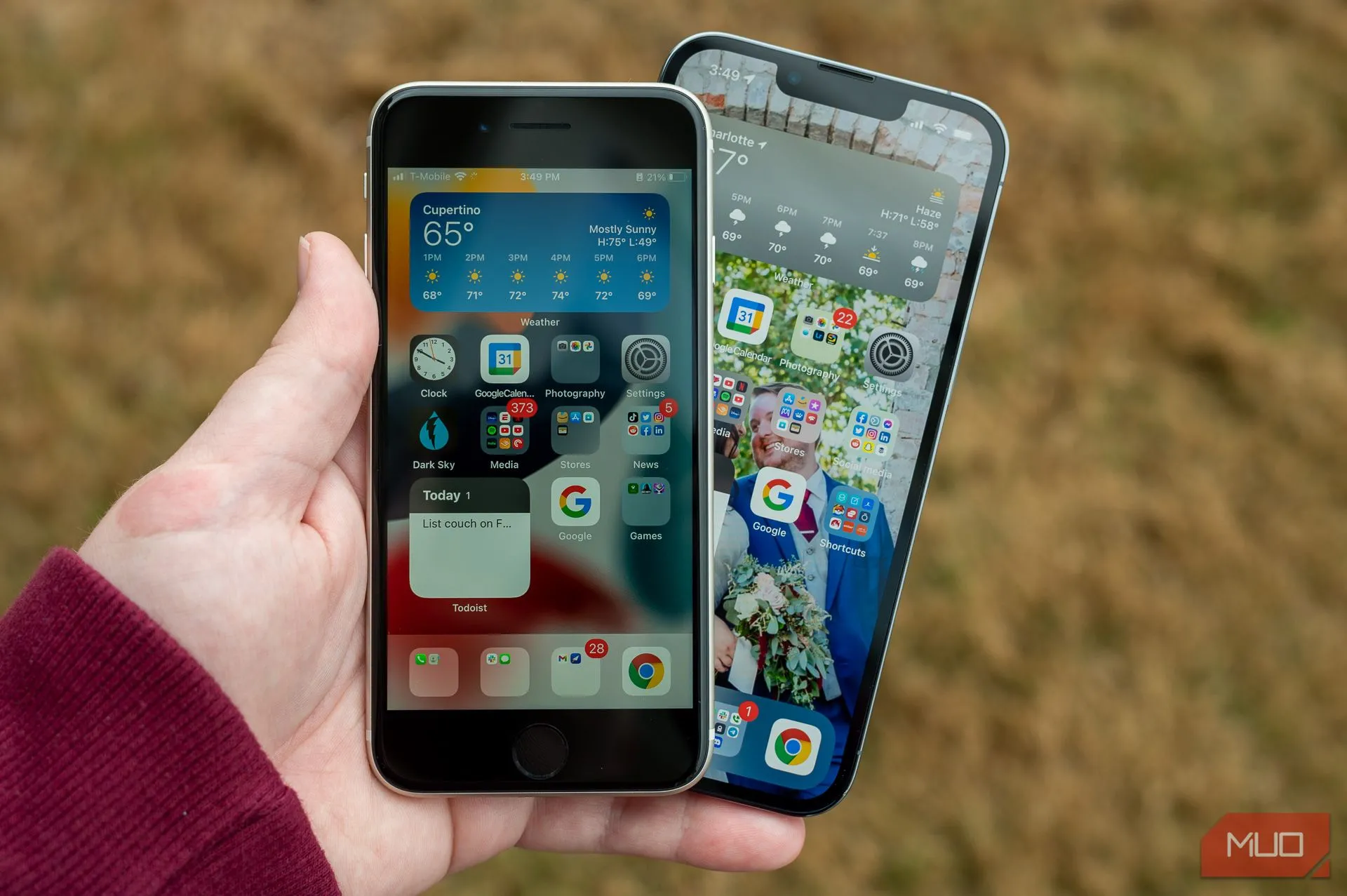 Thiết kế iPhone SE 2022 với nút Home và viền dày