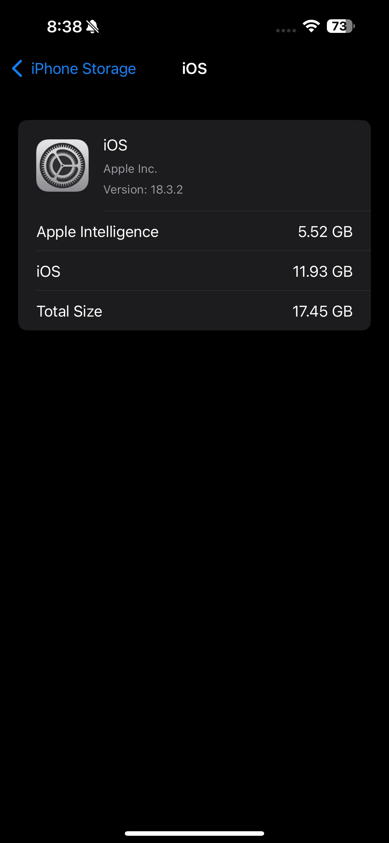 Trang Dung lượng iOS (iOS Storage) hiển thị chi tiết mức sử dụng bộ nhớ trên iPhone, bao gồm phần mềm hệ thống và Apple Intelligence.
