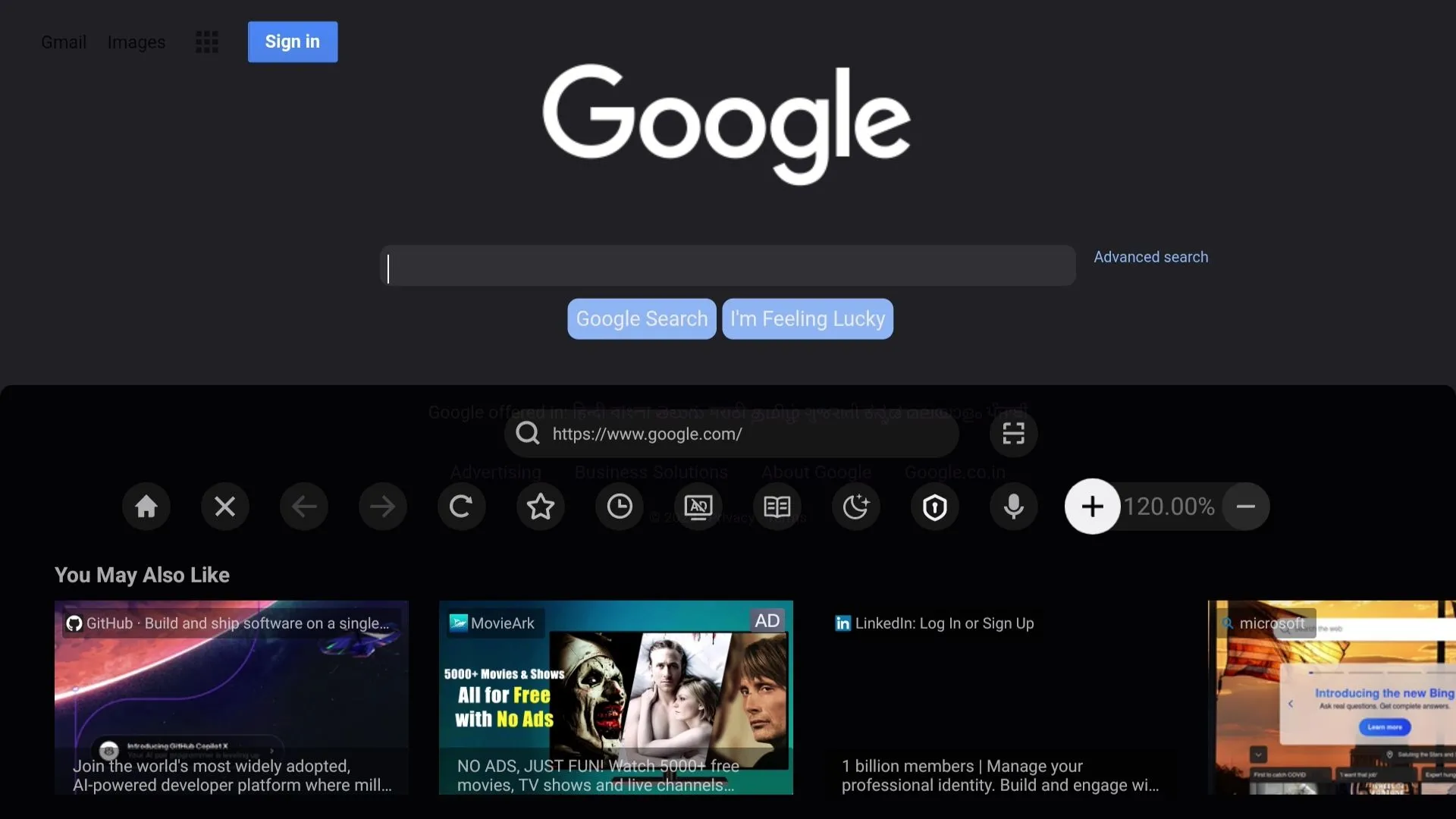Trình duyệt web trên Smart TV hiển thị mức độ phóng to, minh họa cách điều chỉnh kích thước hiển thị để dễ đọc hơn.