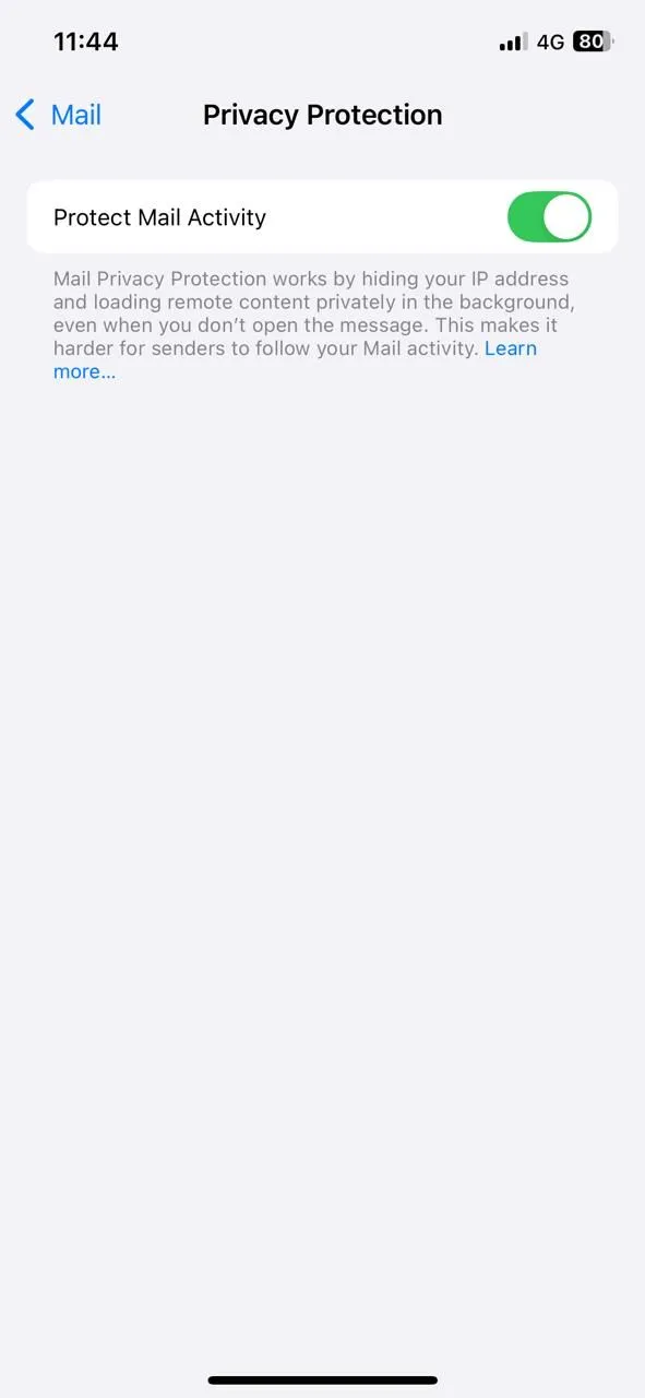 Tùy chọn Bảo vệ Hoạt động Mail trong cài đặt thư của iPhone