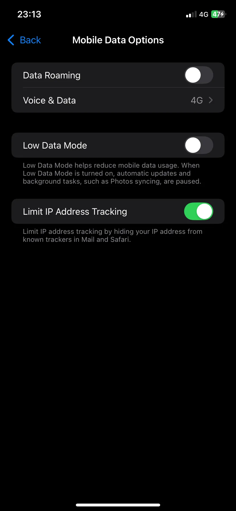 Tùy chọn Chế độ Dữ liệu Thấp (Low Data Mode) trong cài đặt Dịch vụ di động trên iOS